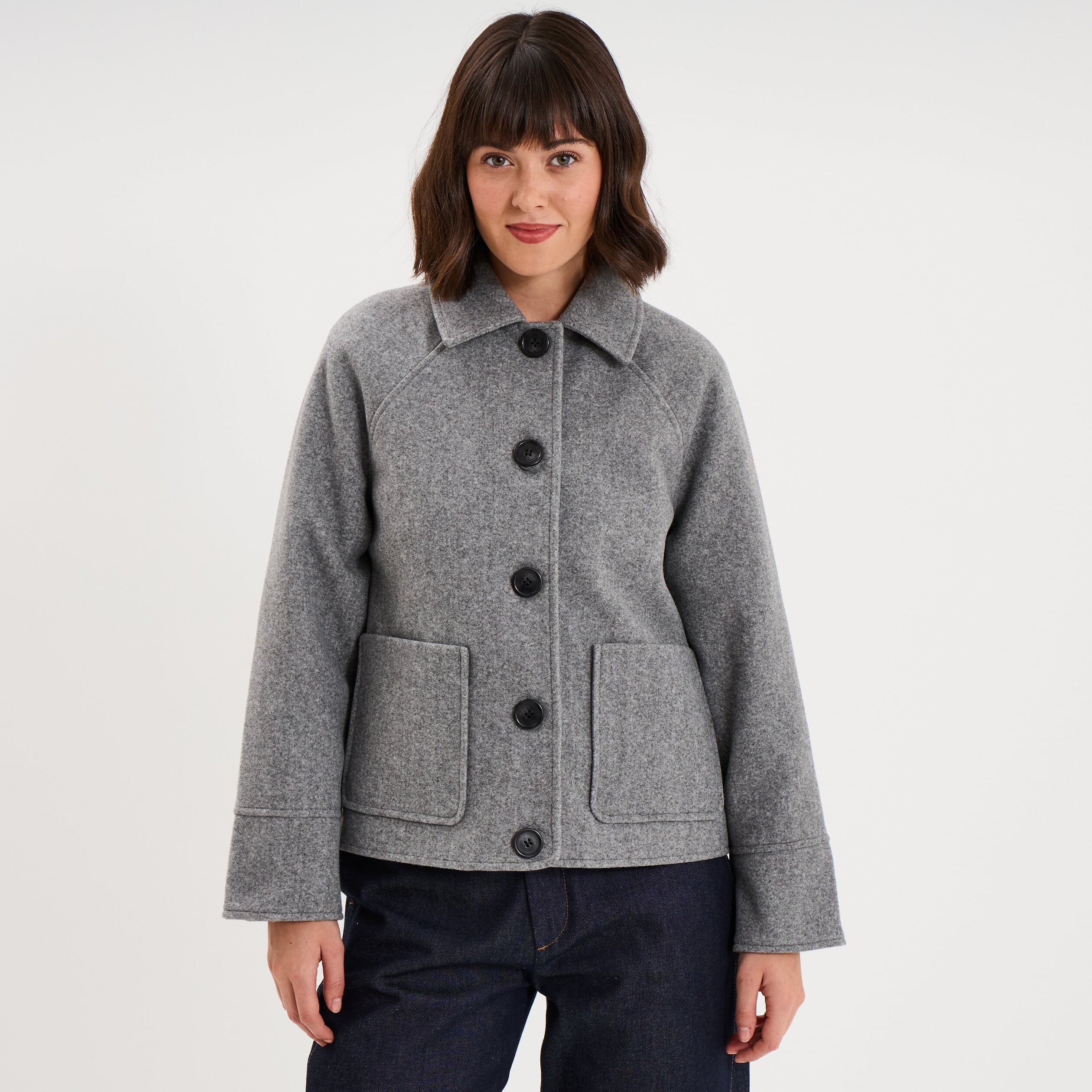 Veste courte oversize boutonn&eacute;e gris femme