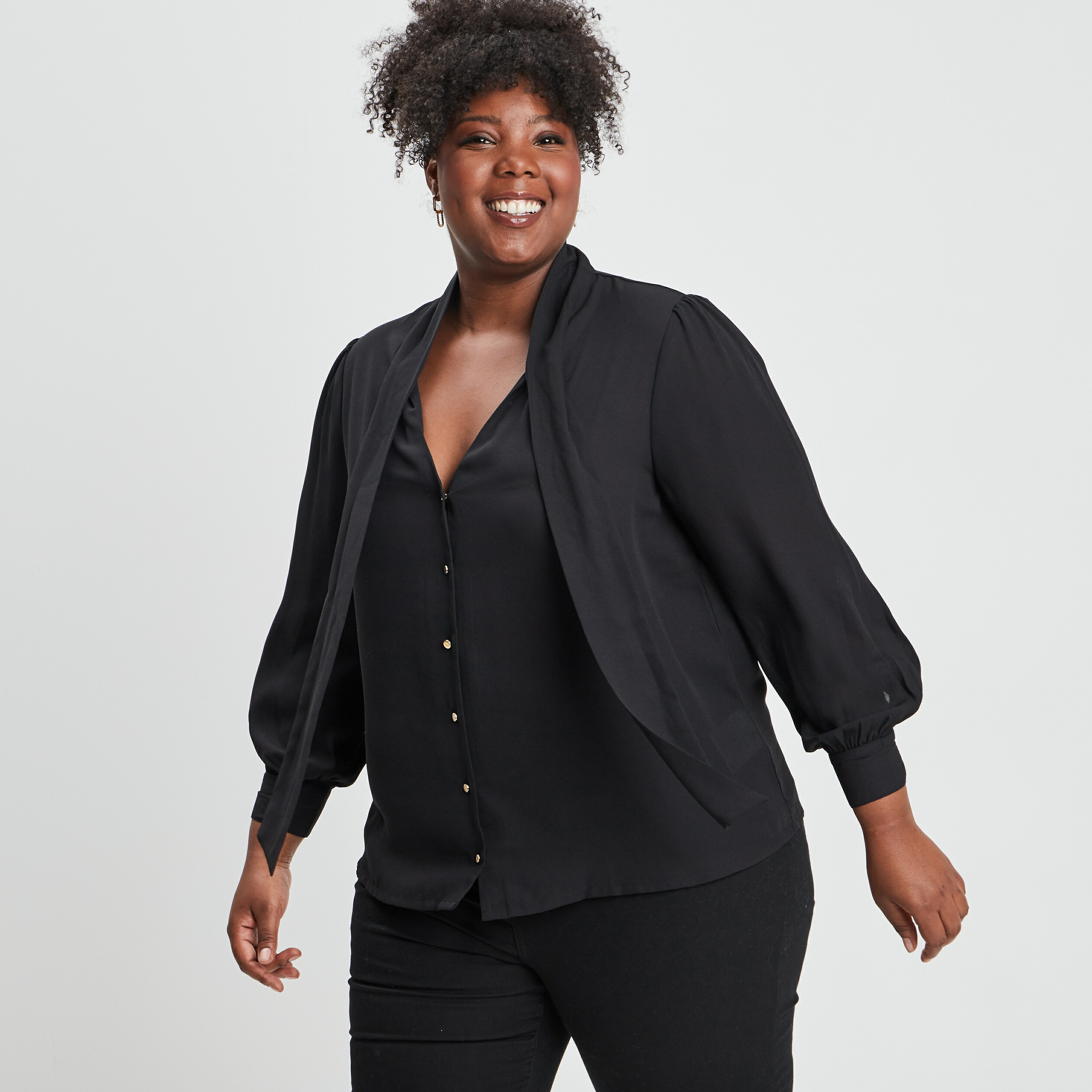 Chemise à col lavalière manches longues noir femme grande taille