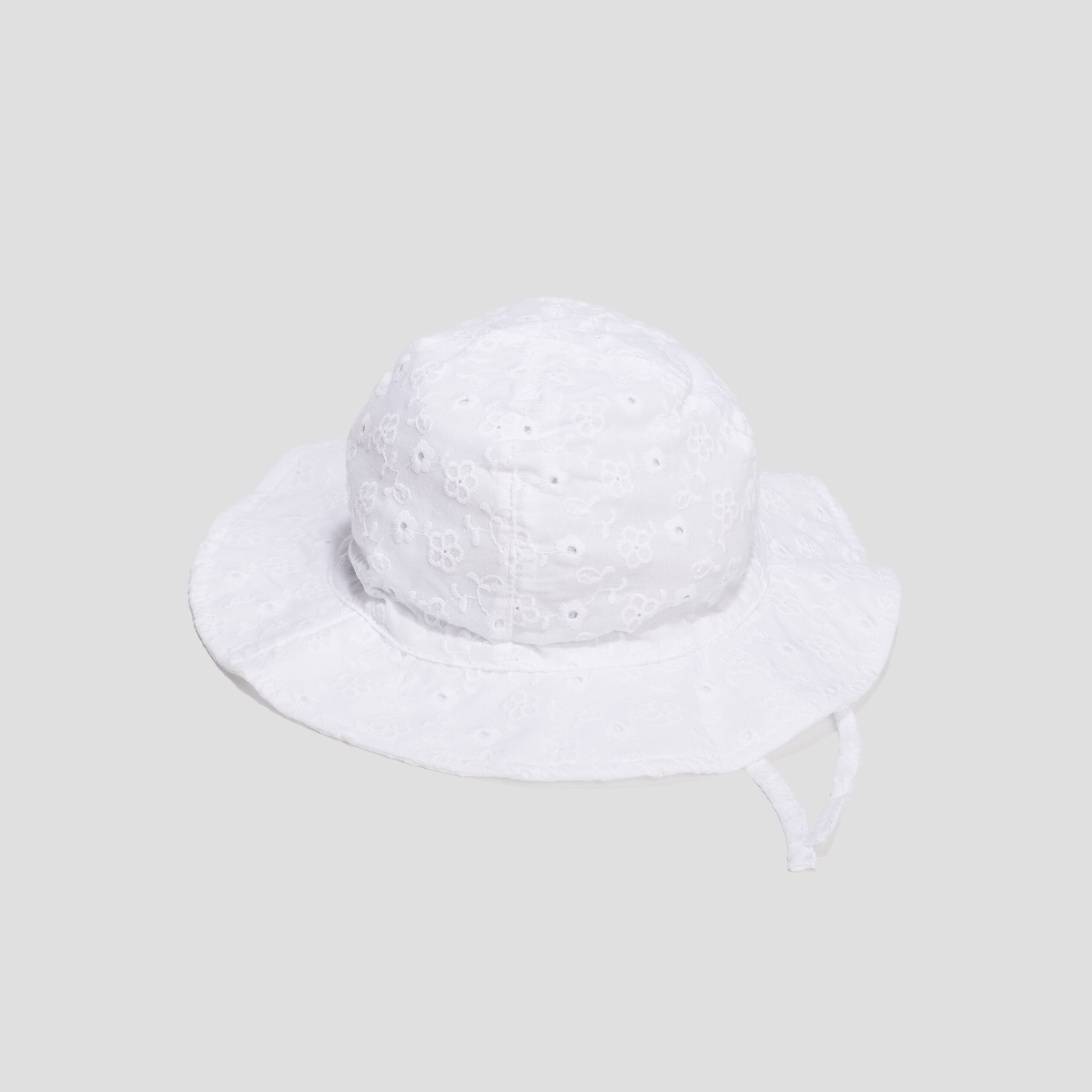 Capeline en broderie anglaise coton blanc mixte