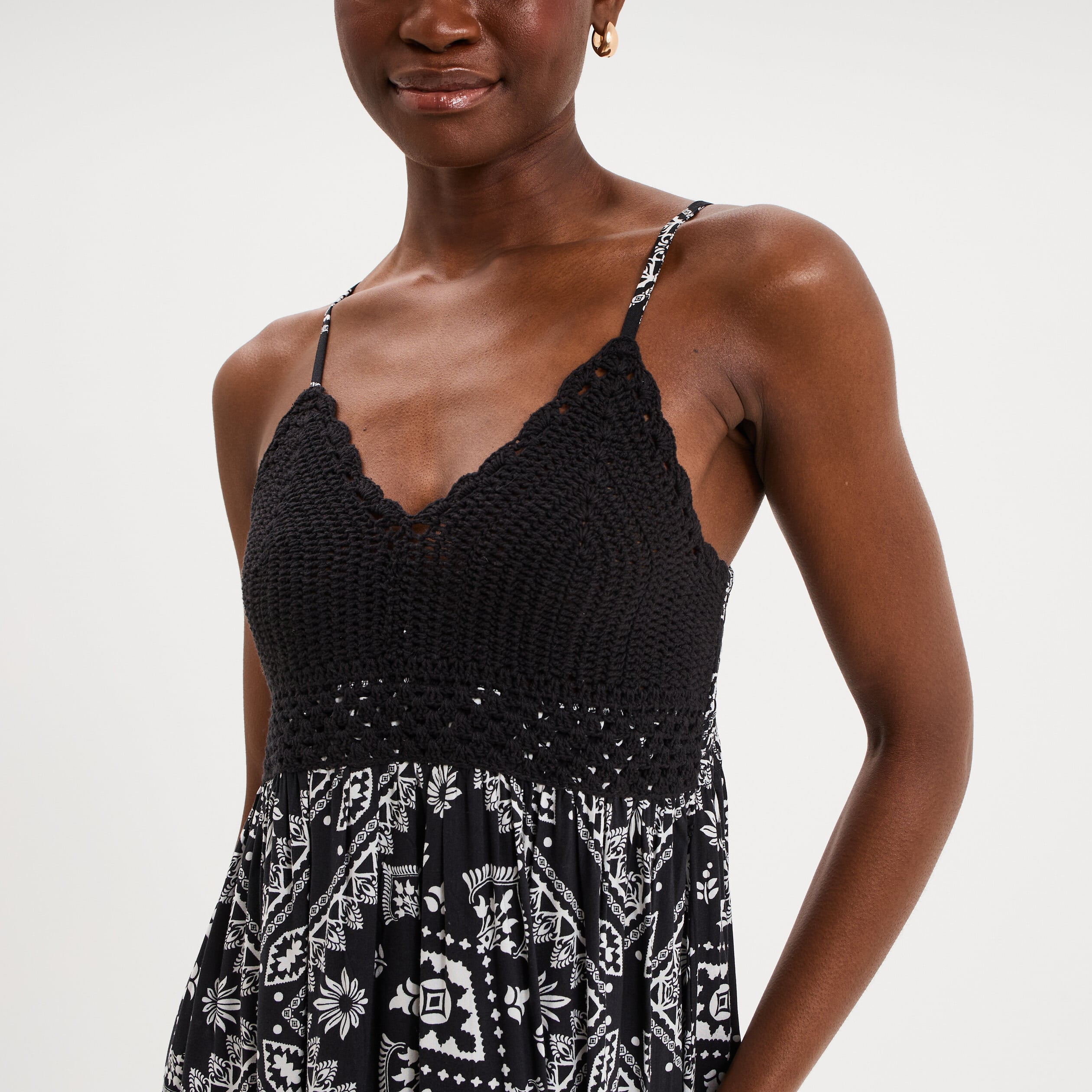 Robe longue buste effet crochet noir femme