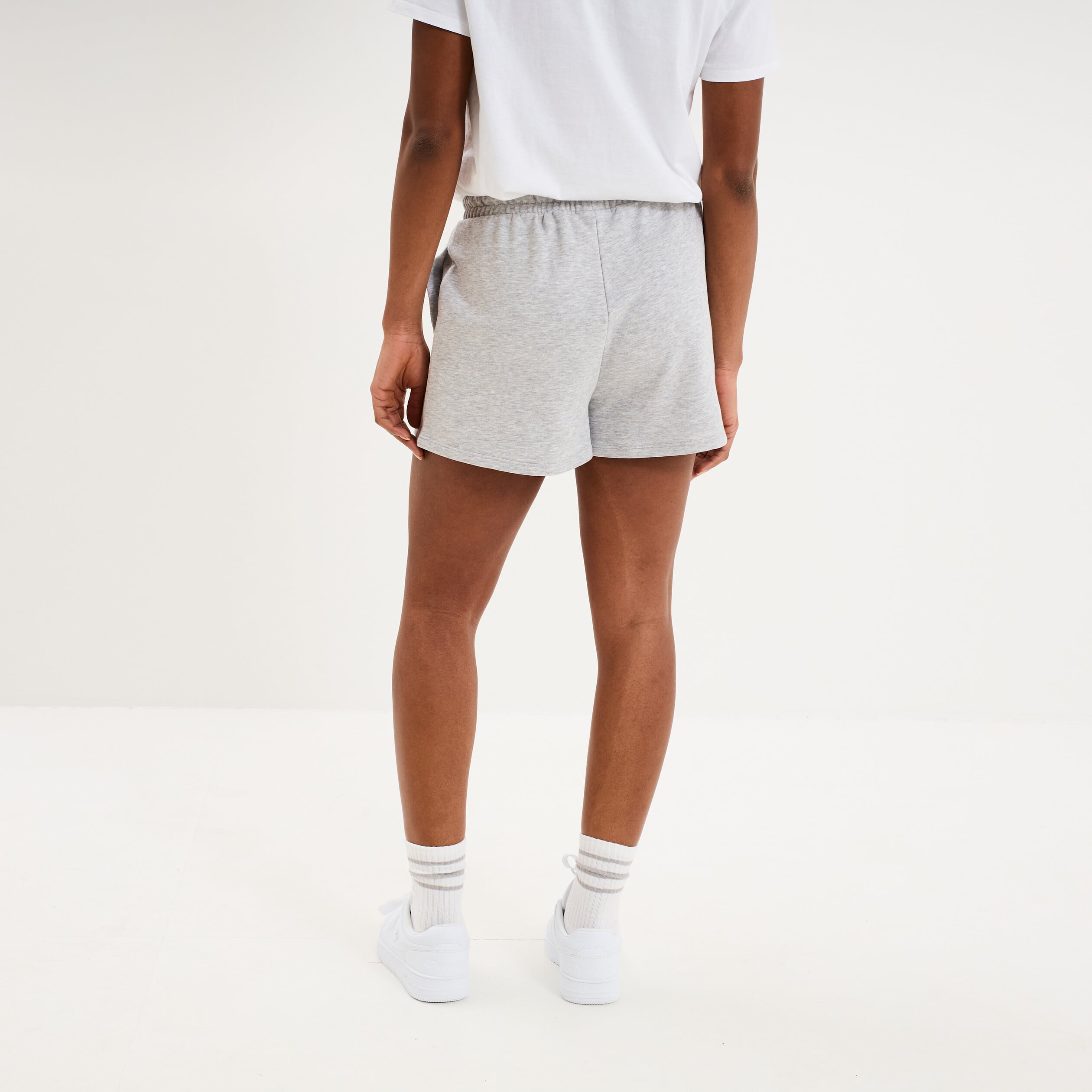 Short de jogging molletonn&eacute; ajust&eacute; gris clair femme