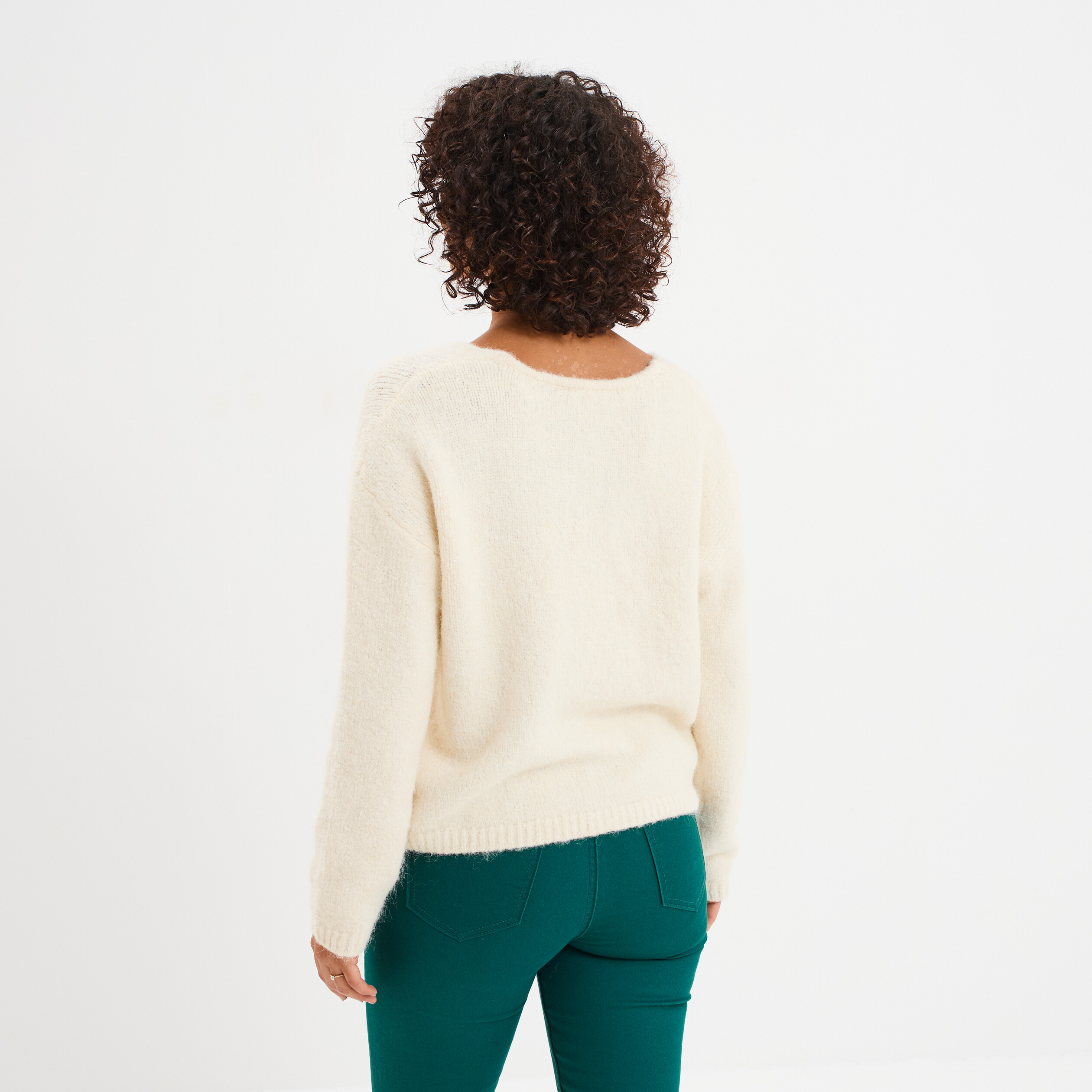 Pull col en V manches longues ecru femme