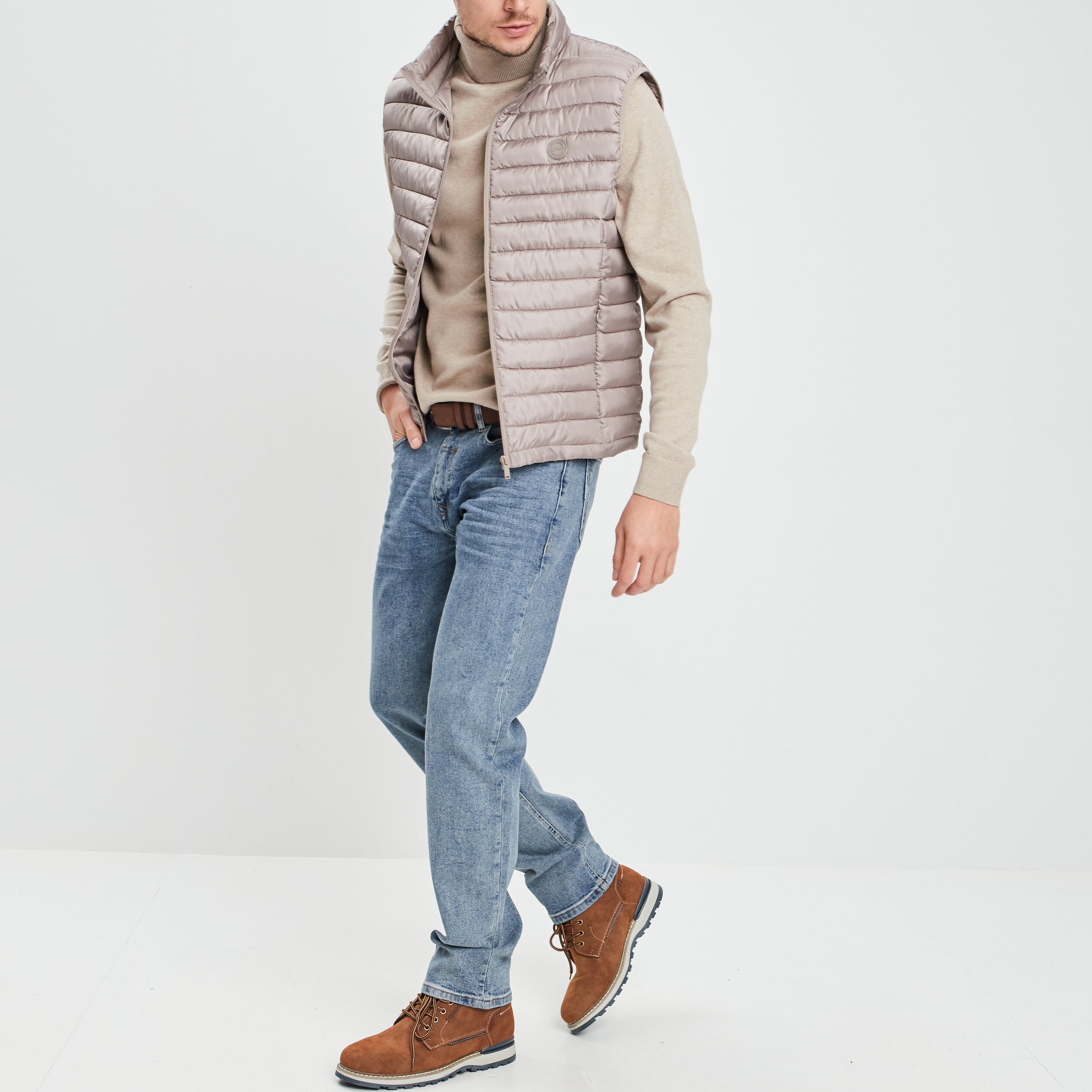 Pull avec col roul&eacute; sable homme