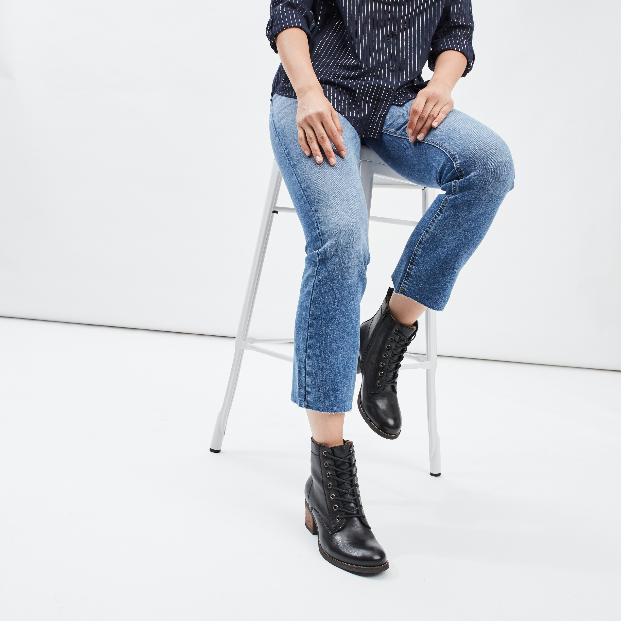 Bottines en cuir &agrave; talons fourr&eacute;es noir femme