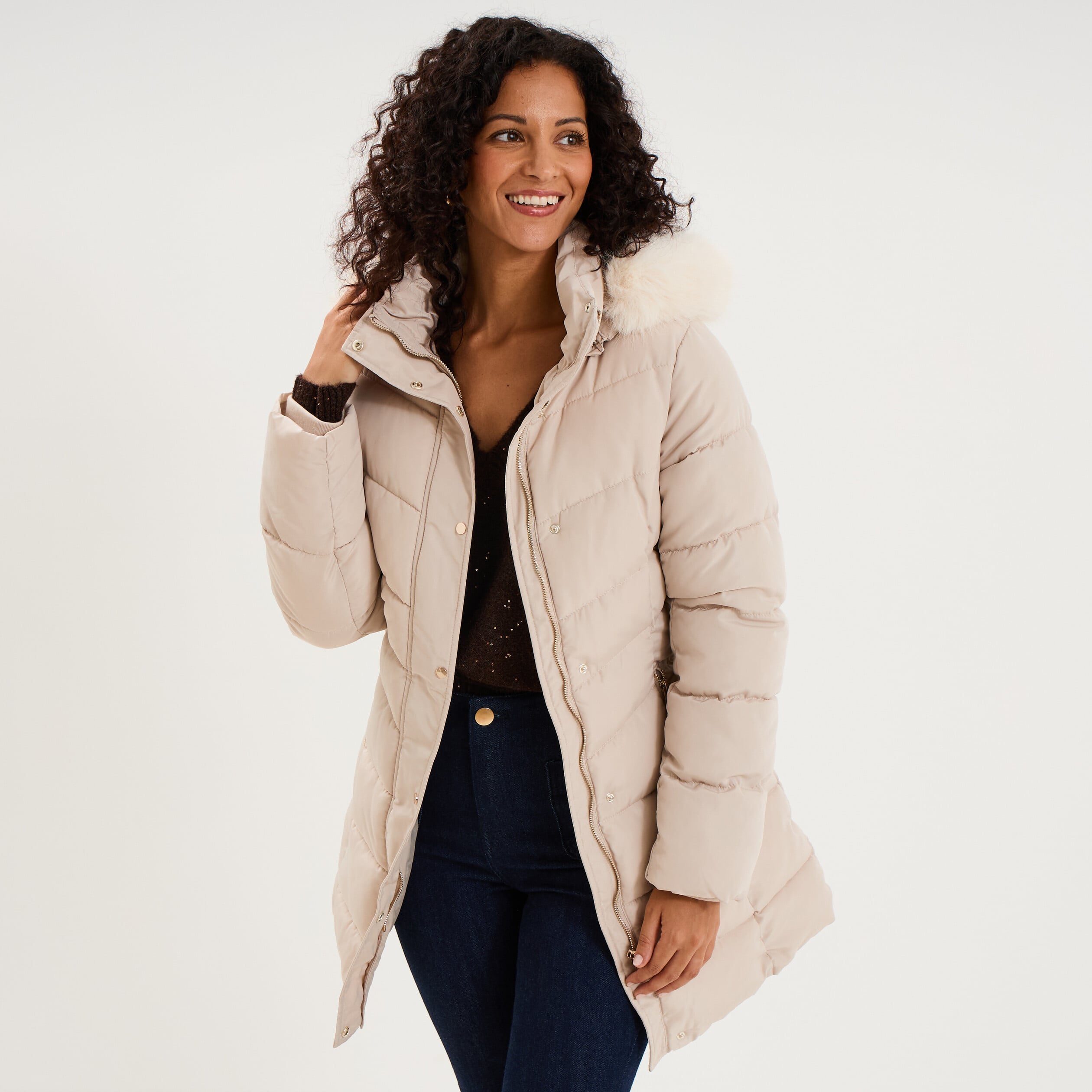 Doudoune mi-longue ceintur&eacute;e &agrave; capuche beige femme