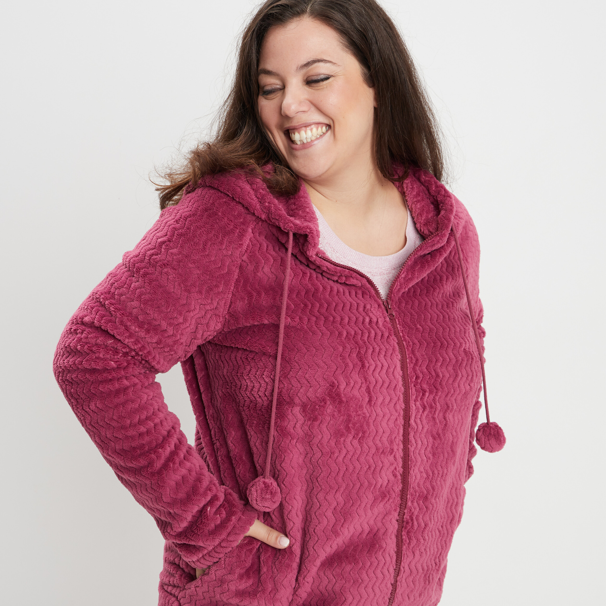 veste de pyjama a capuche rose framboise femmegt Veste de pyjama à capuche rose framboise femme grande taille