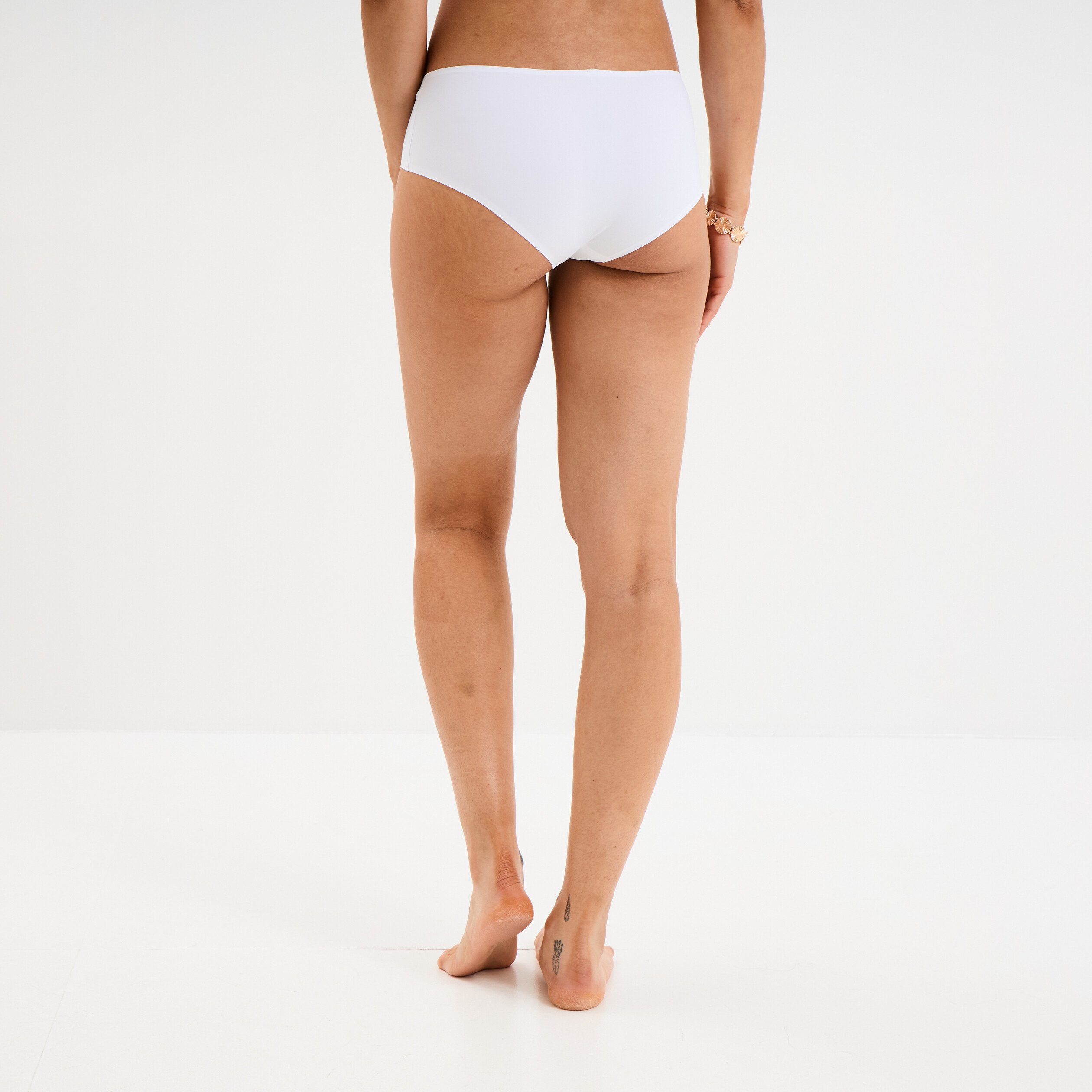 shorty microfibre sans coutures blanc femme Shorty microfibre sans coutures blanc femme
