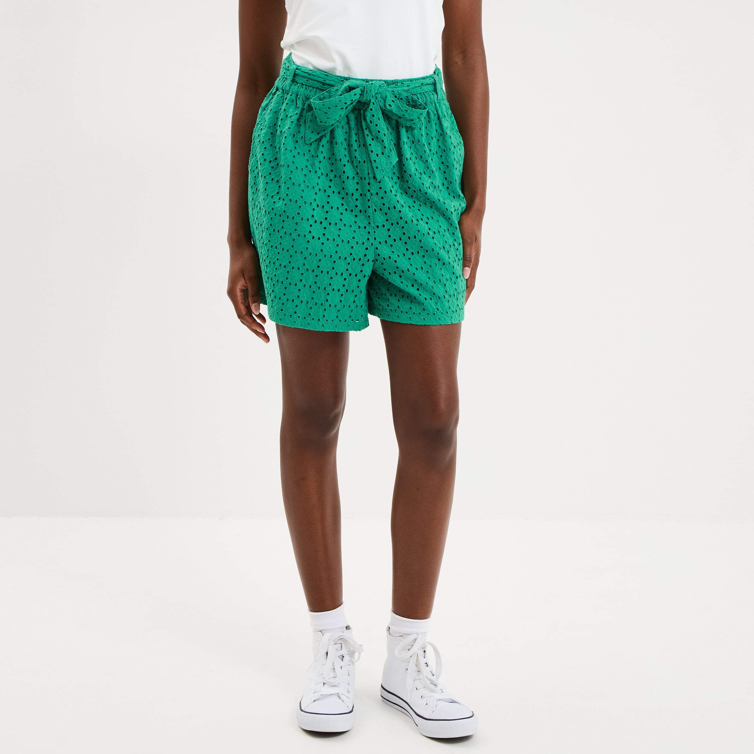 Short large broderie anglaise coton vert canard femme