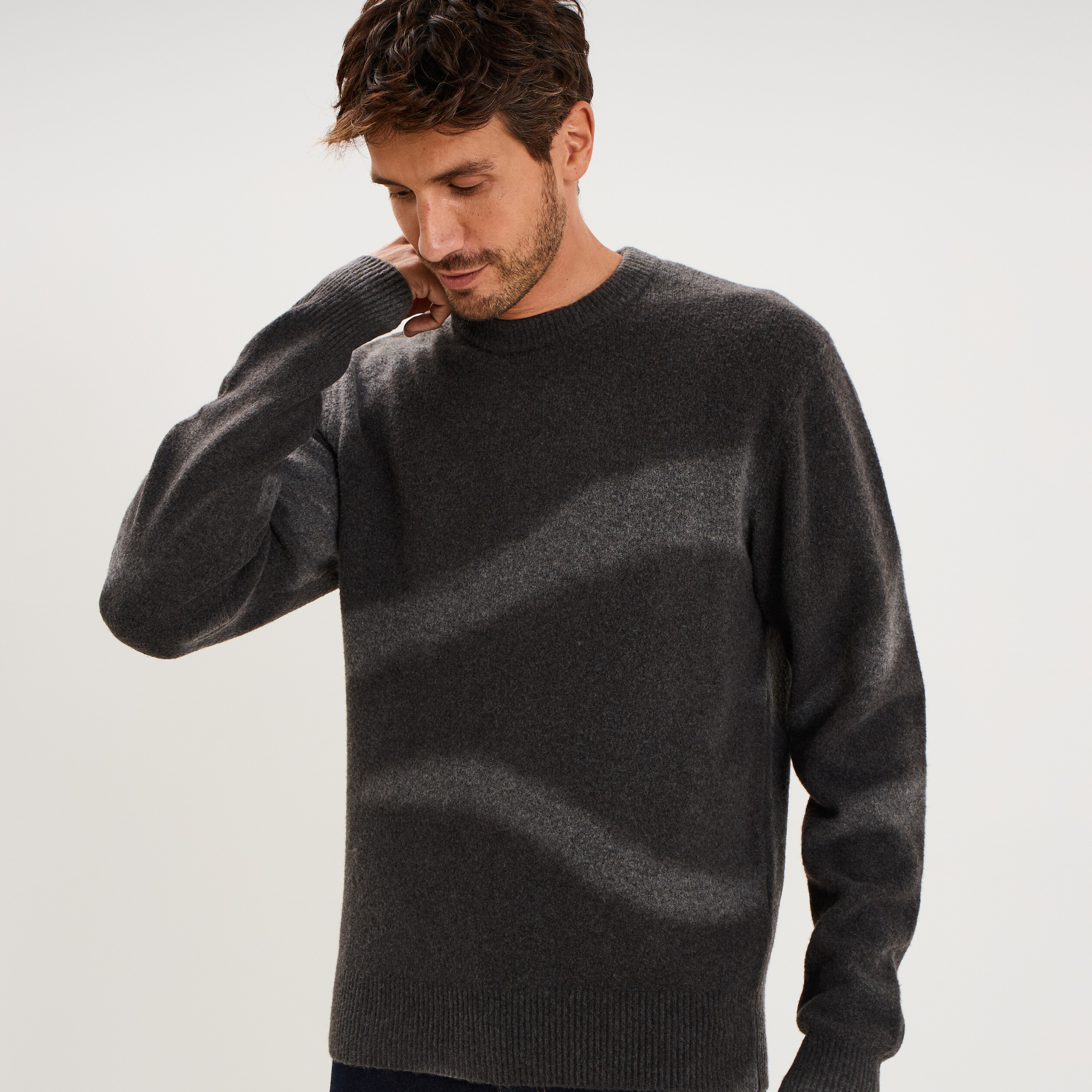 Pull col rond manches longues gris fonc&eacute; homme
