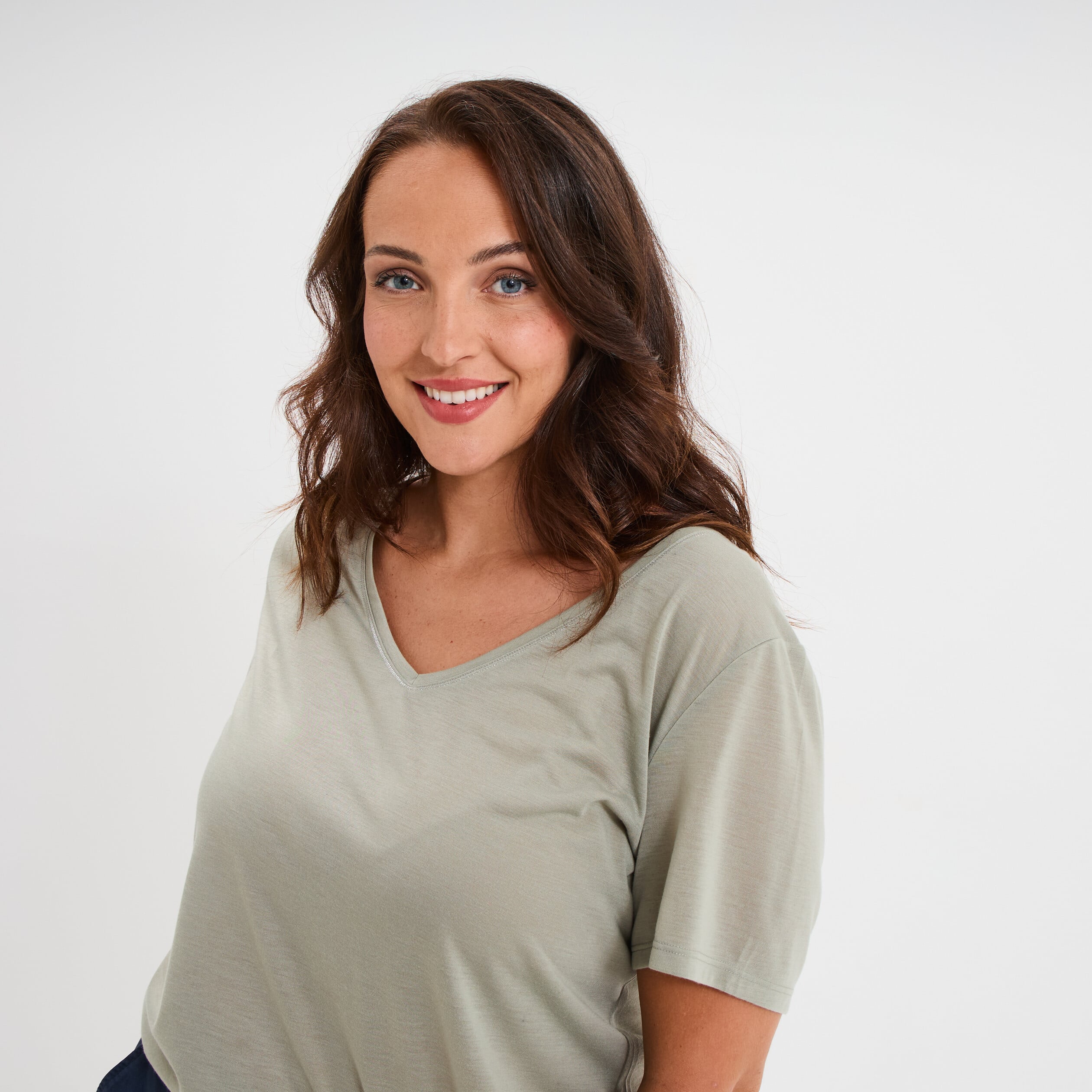 T-shirt manches courtes col V vert kaki femme grande taille