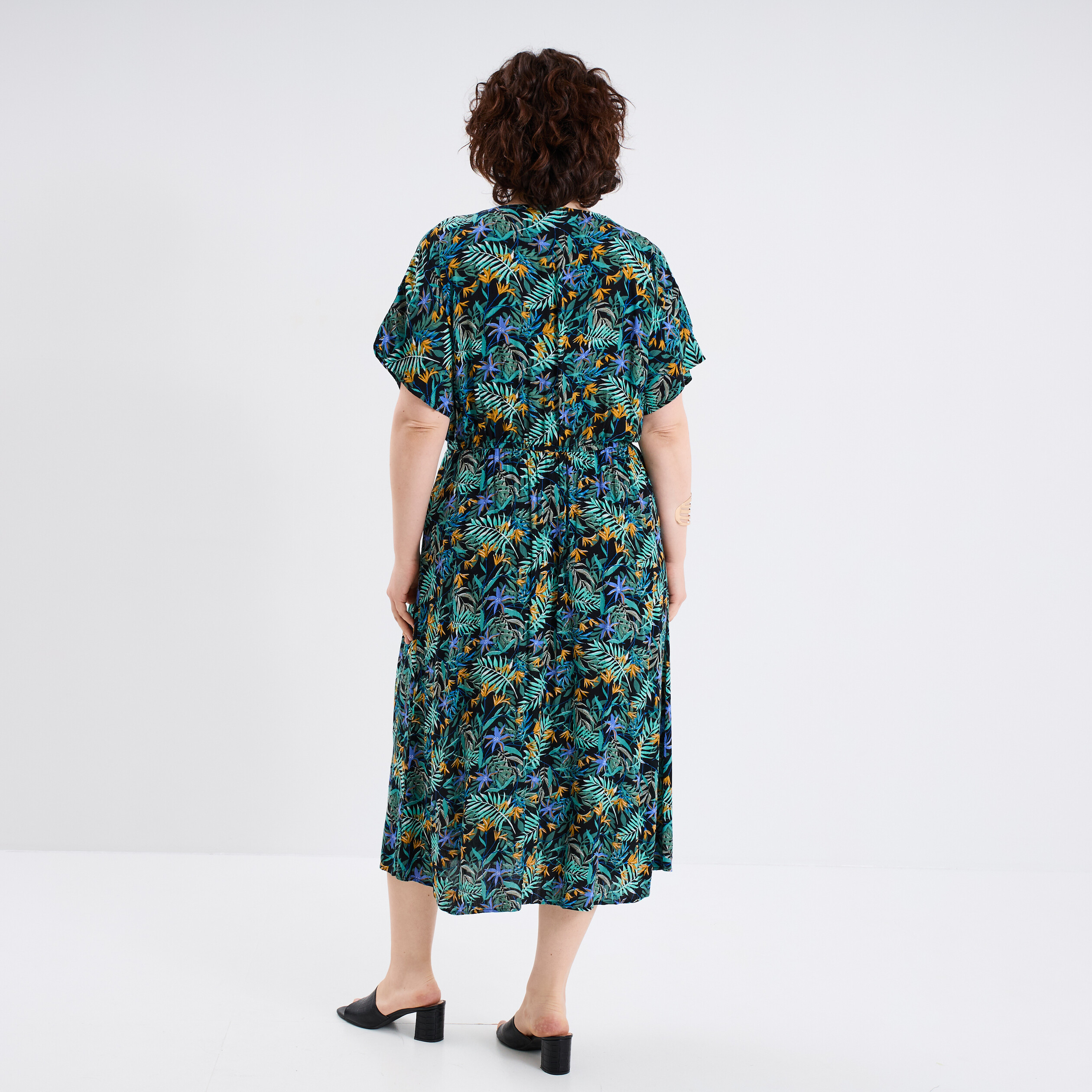 robe fluide longue col en v vert emeraude femmegt Robe fluide longue col en V vert émeraude femme grande taille