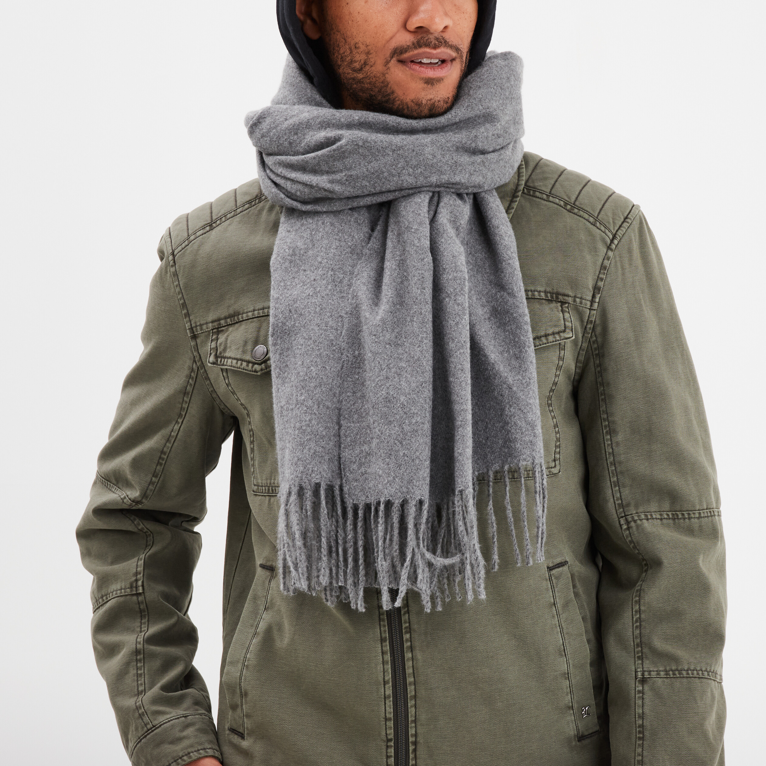 echarpe a franges gris homme Écharpe à franges gris homme