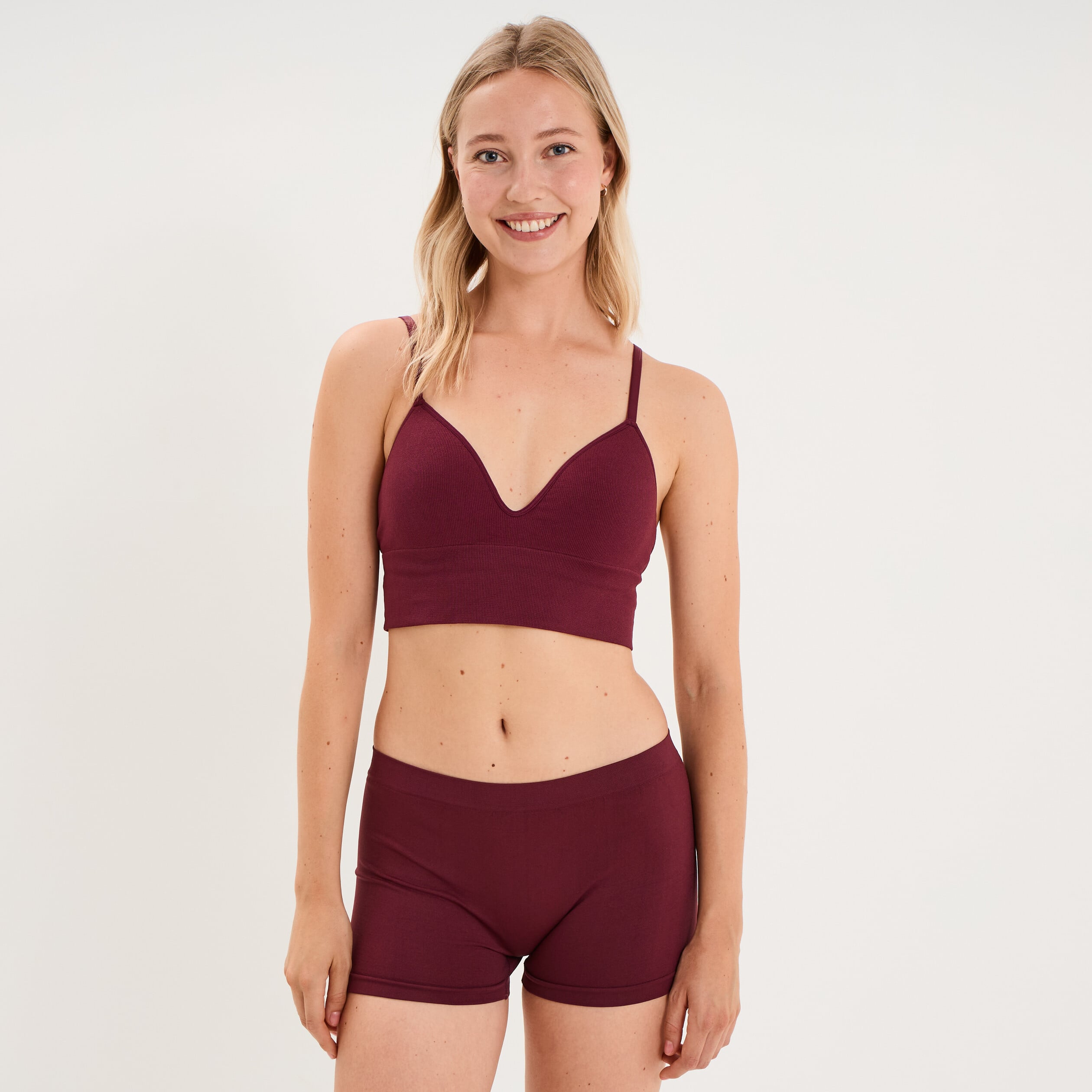 Shorty sans couture taille &eacute;lastiqu&eacute;e prune femme