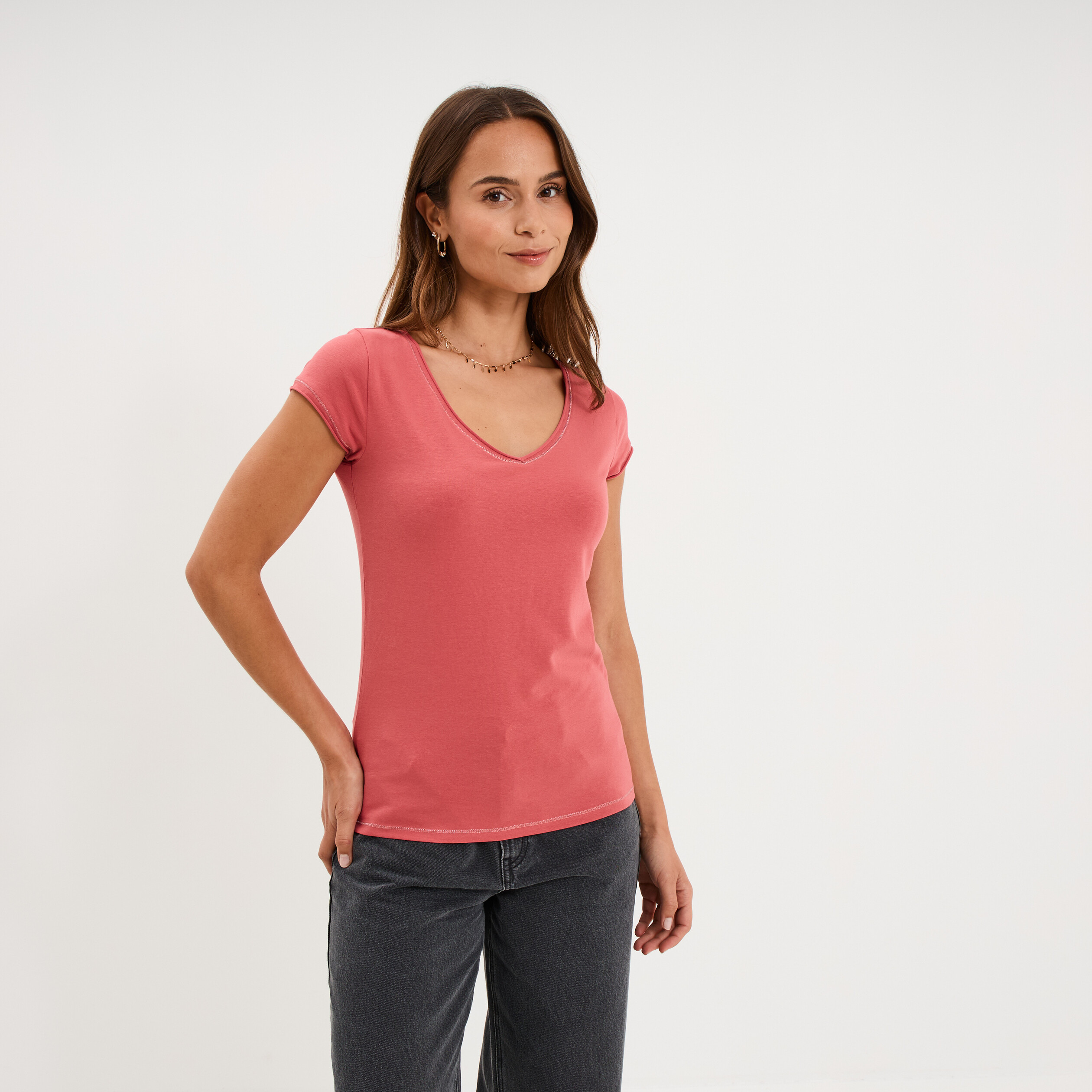 T-shirt col V ajust&eacute; manches courtes vieux rose femme