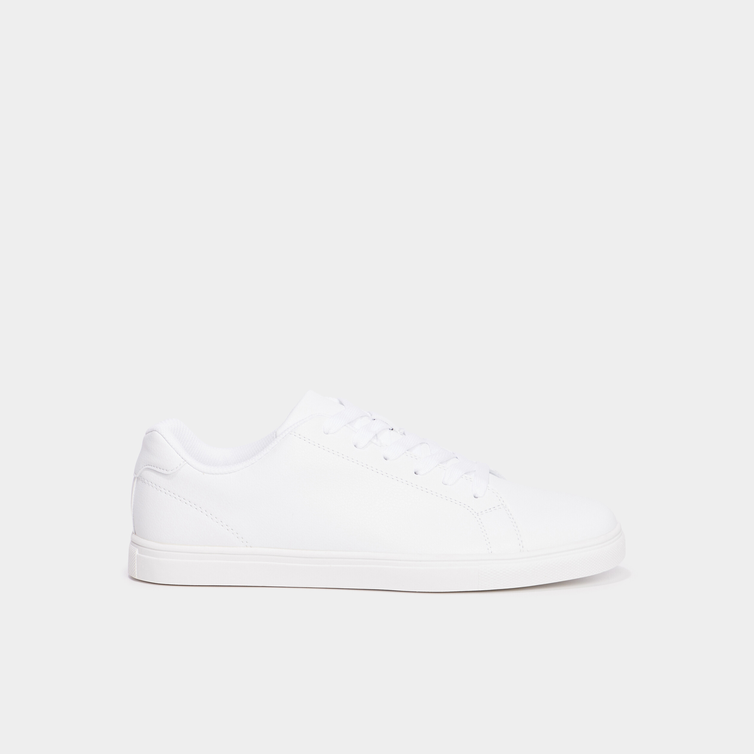 Baskets plates blanc homme