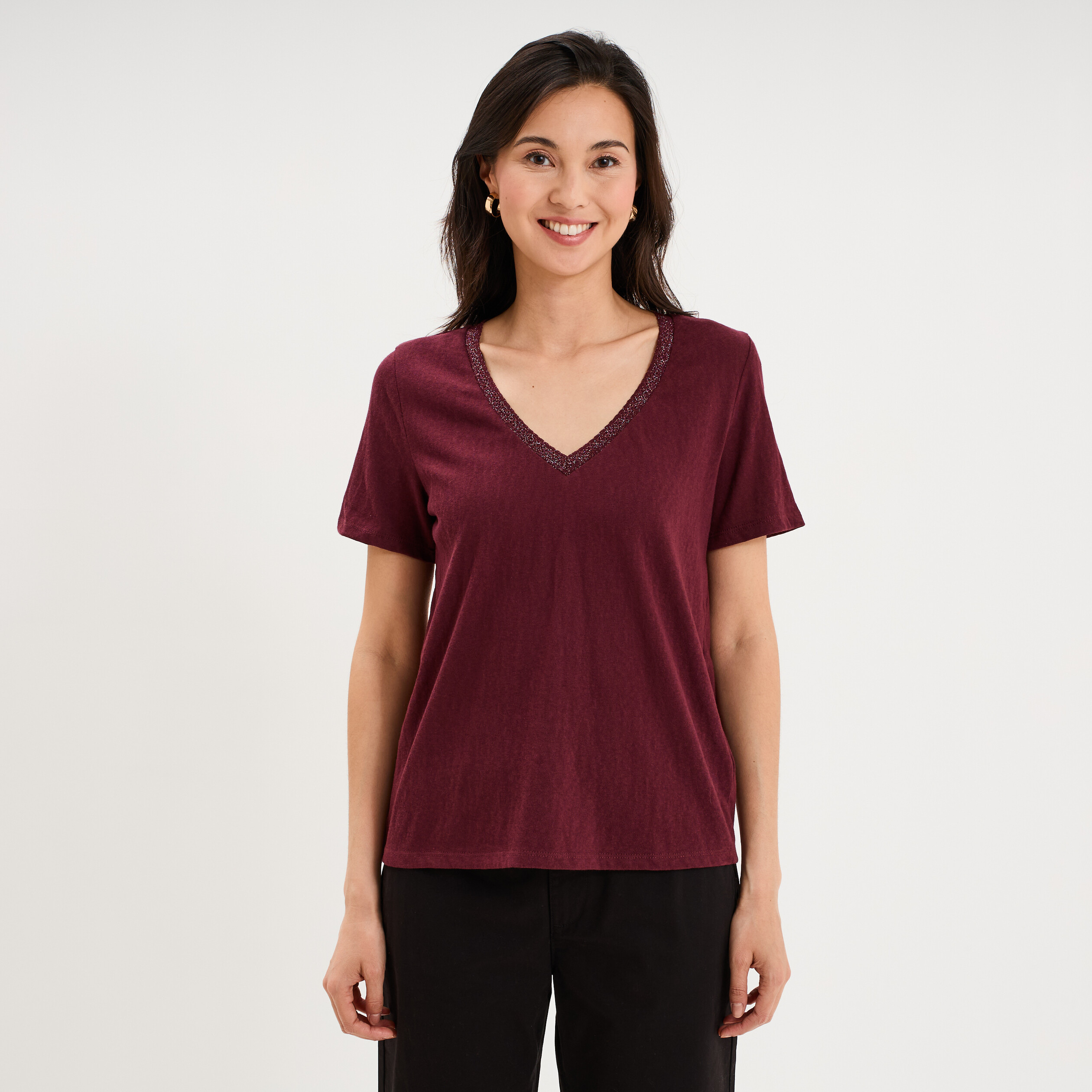 T-shirt col en V manches courtes violet fonc&eacute; femme