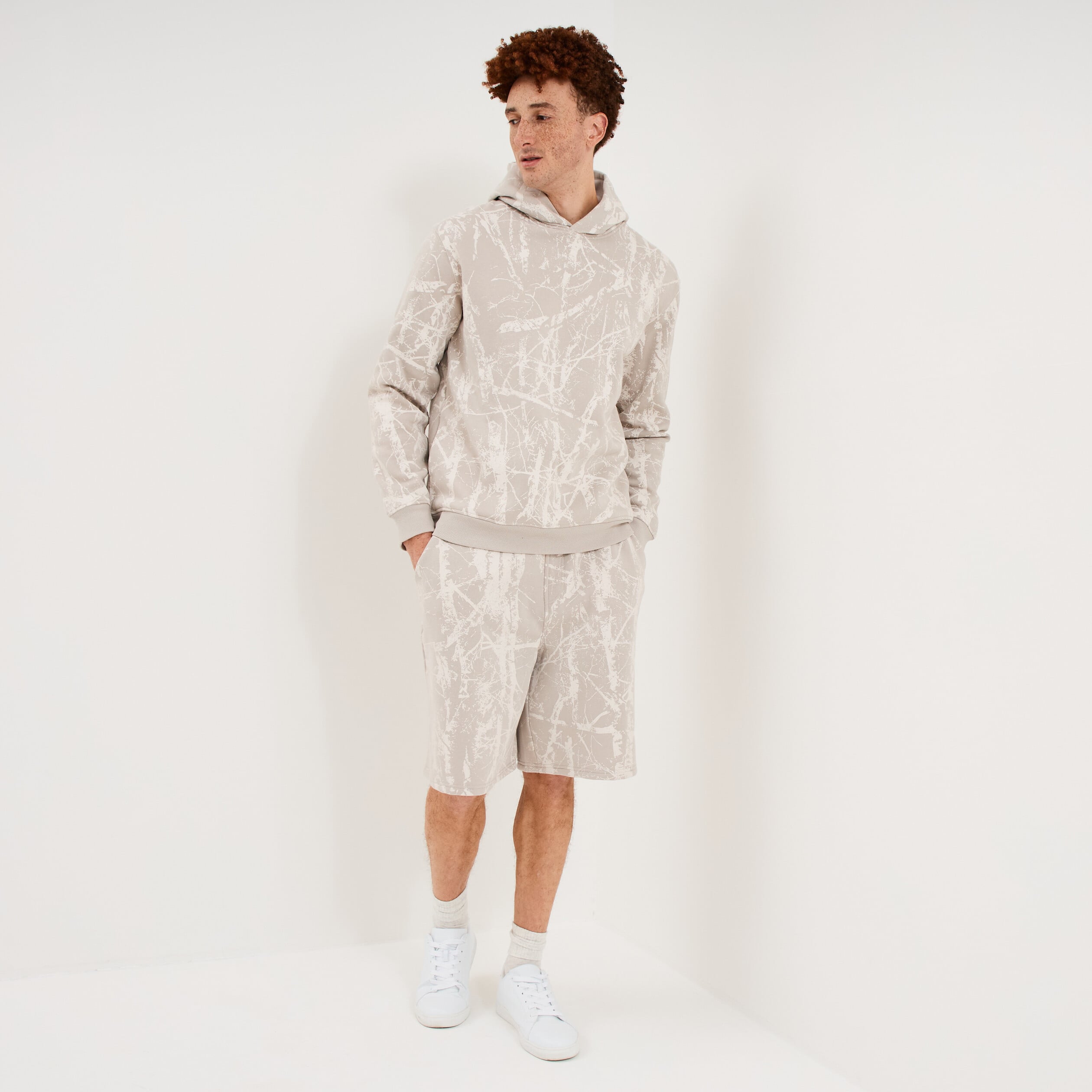 Short de jogging long coupe large gris clair homme