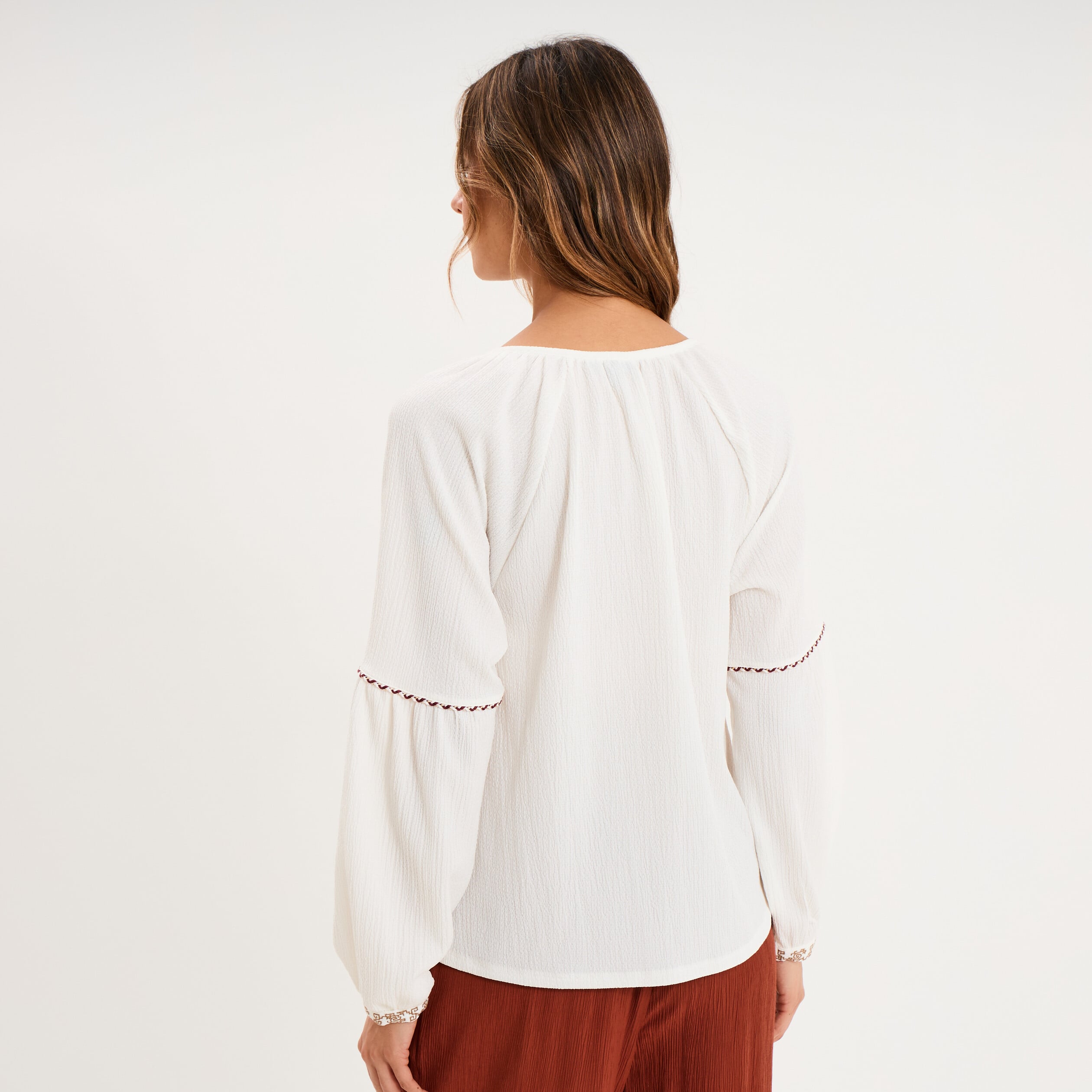 Blouse droite col tunisien avec pompons ecru femme