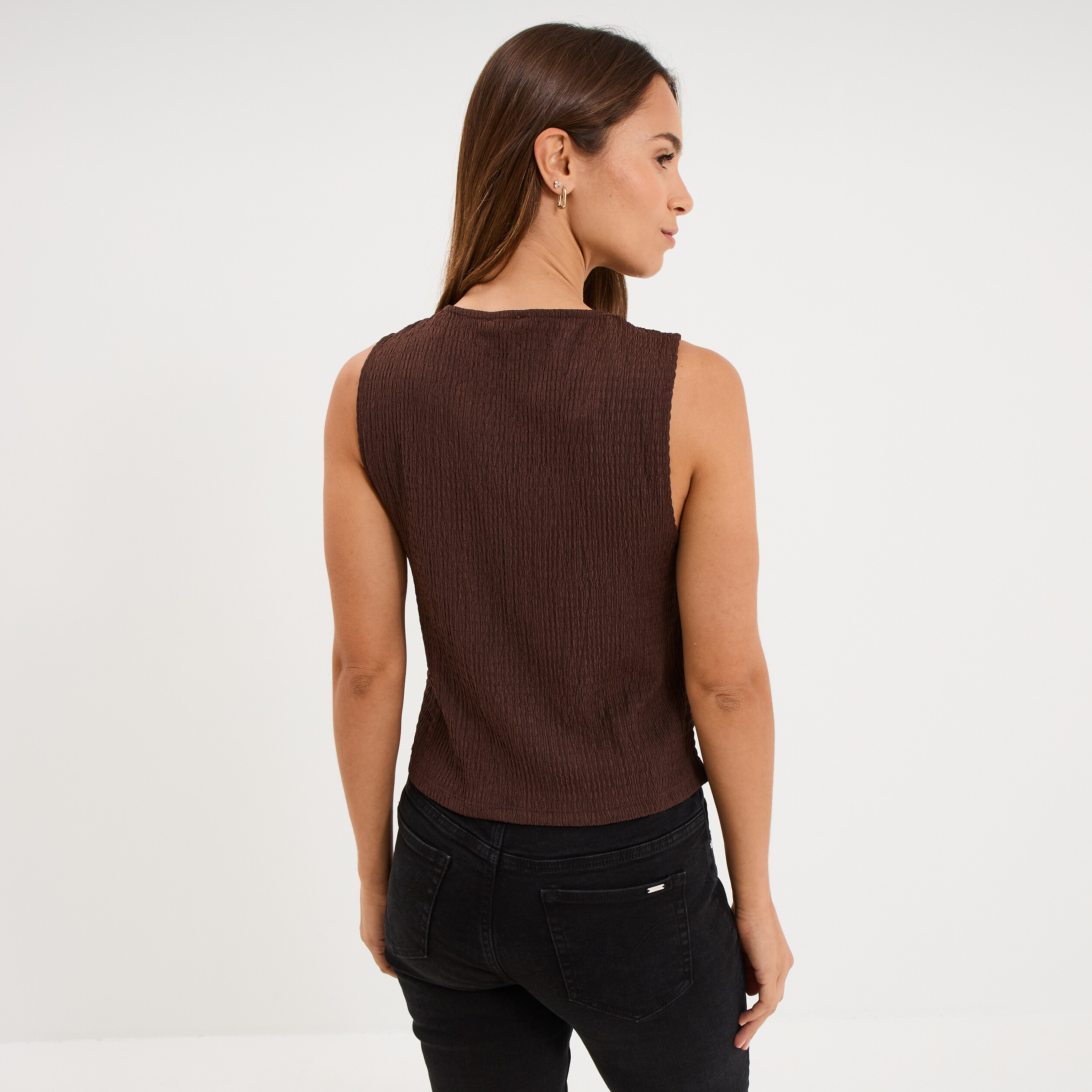 Veston gaufr&eacute; ajust&eacute; boutonn&eacute; col en V marron fonc&eacute; femme
