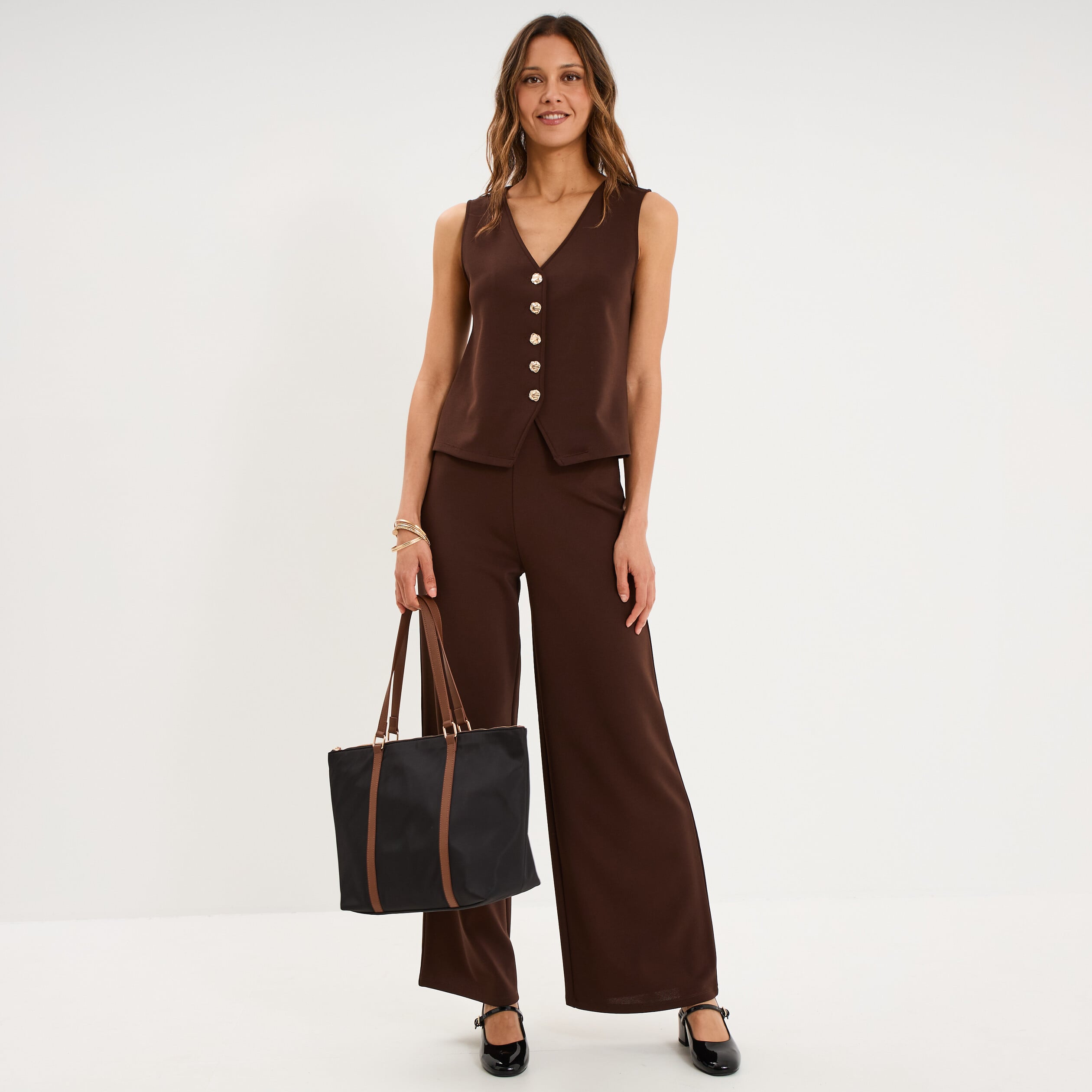 Gilet sans manches ajust&eacute; col en V marron fonc&eacute; femme
