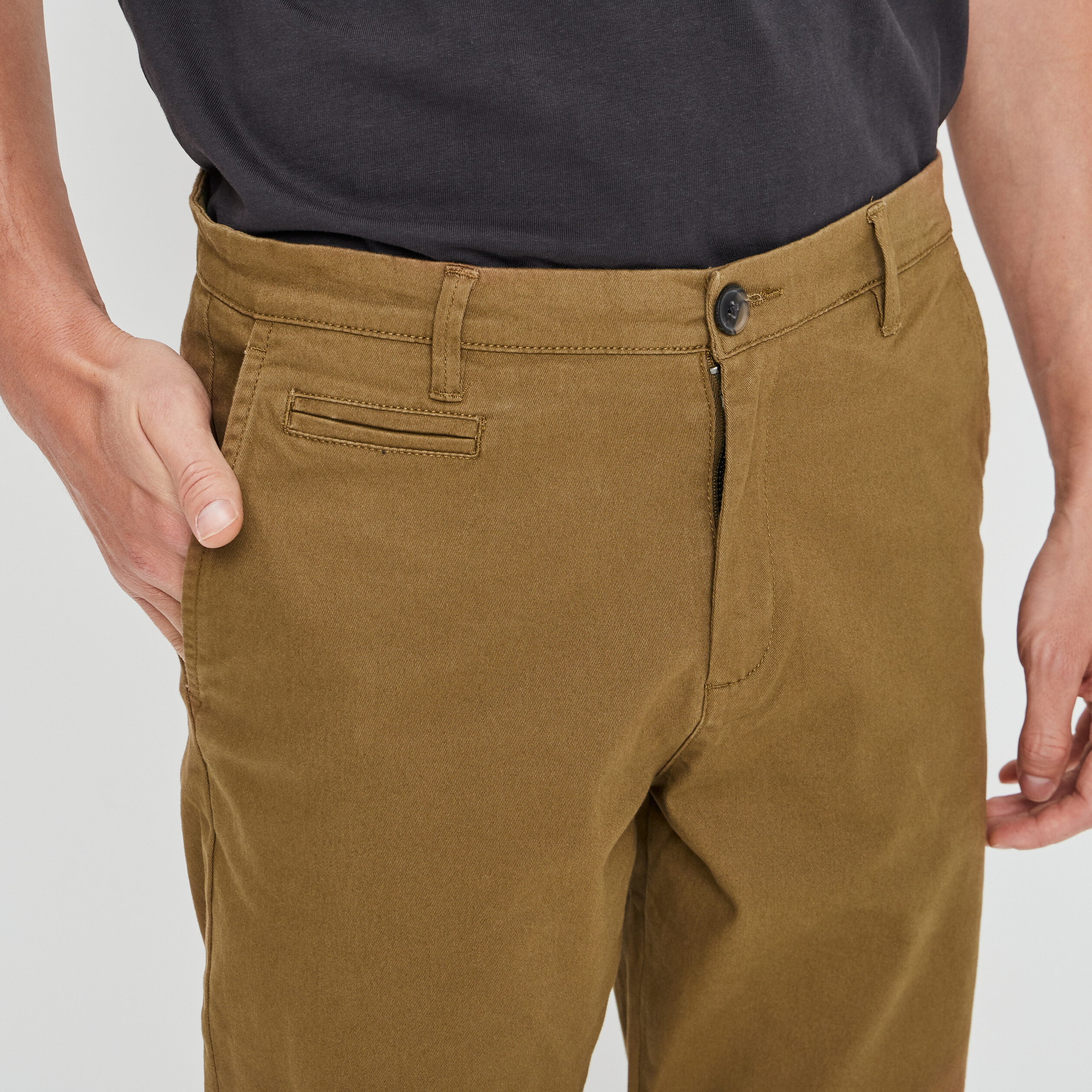 pantalon chino droit stretch retrousse marron cognac homme Pantalon chino droit stretch retroussé marron cognac homme