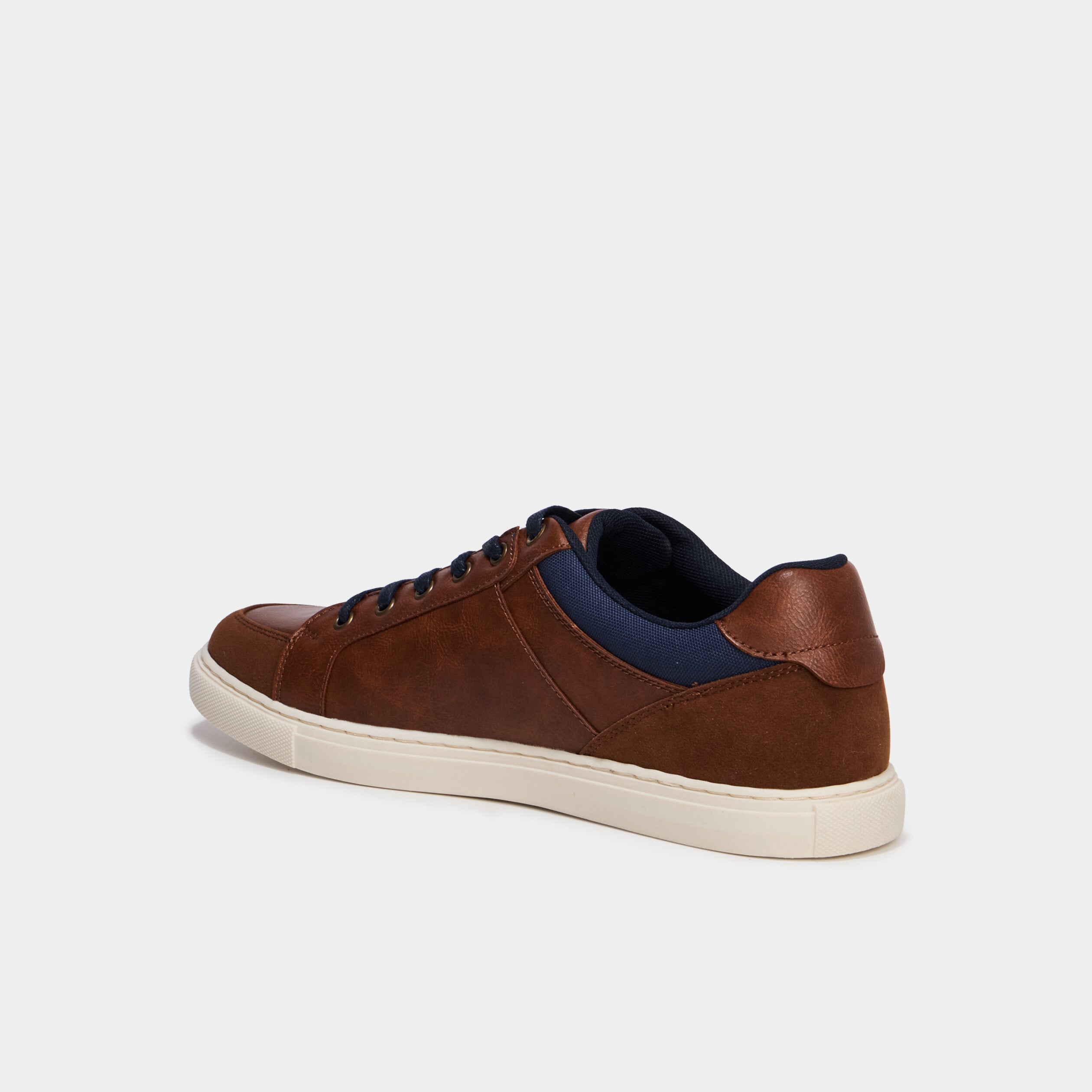 Baskets basses &agrave; lacets marron homme