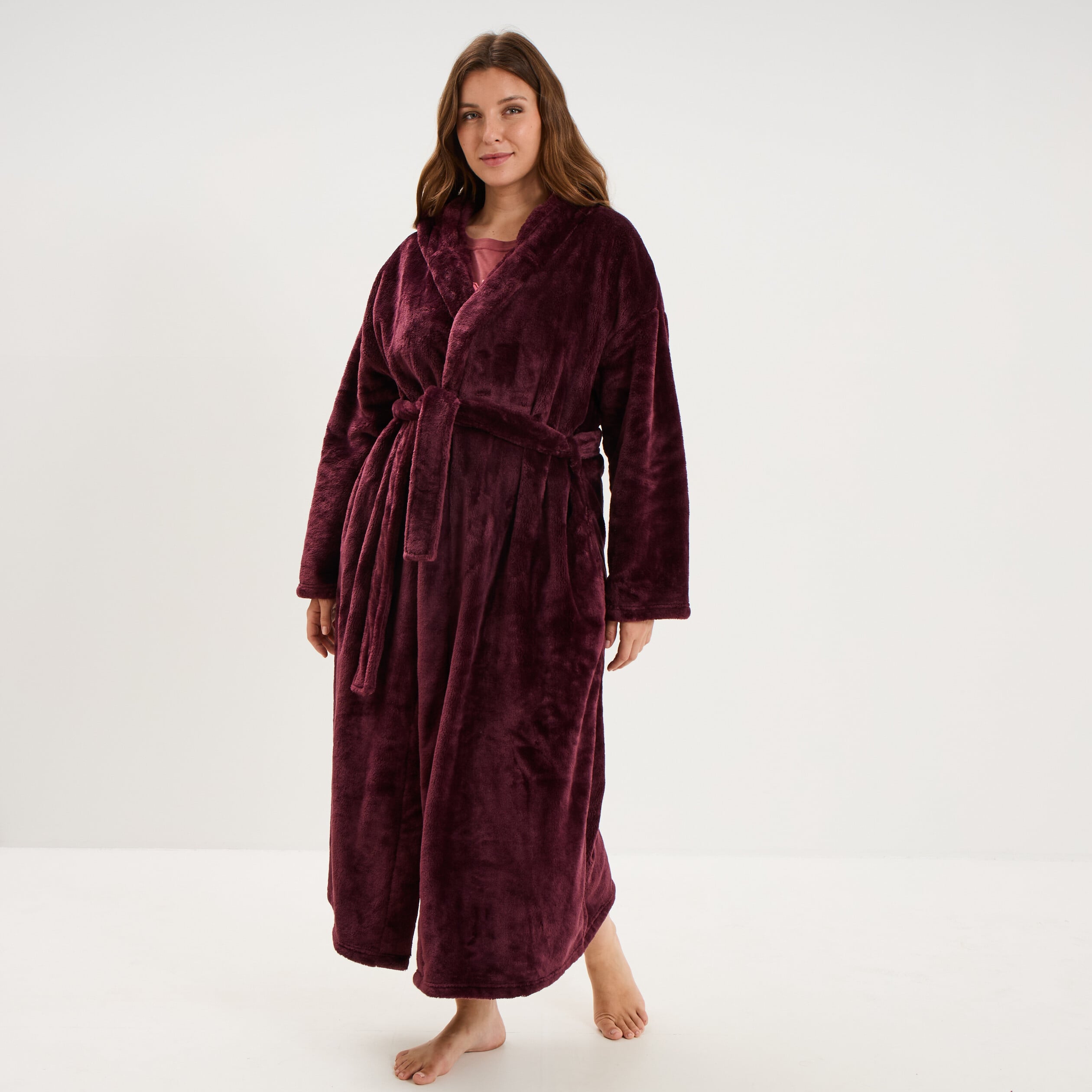 Peignoir velours long &agrave; capuche prune femme grande taille