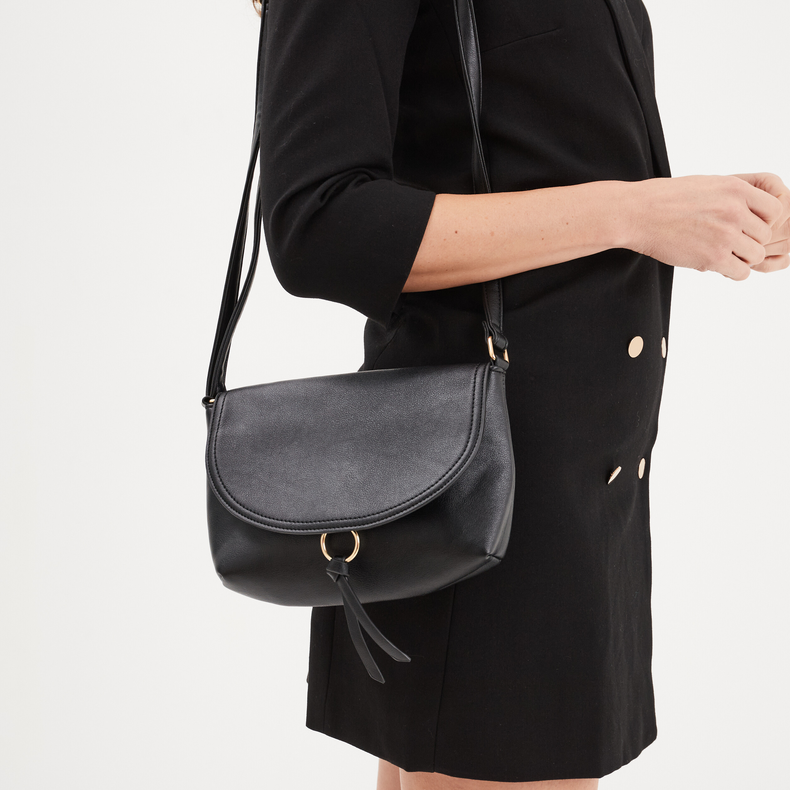 sac en bandouliere a rabat noir femme Sac en bandoulière à rabat noir femme
