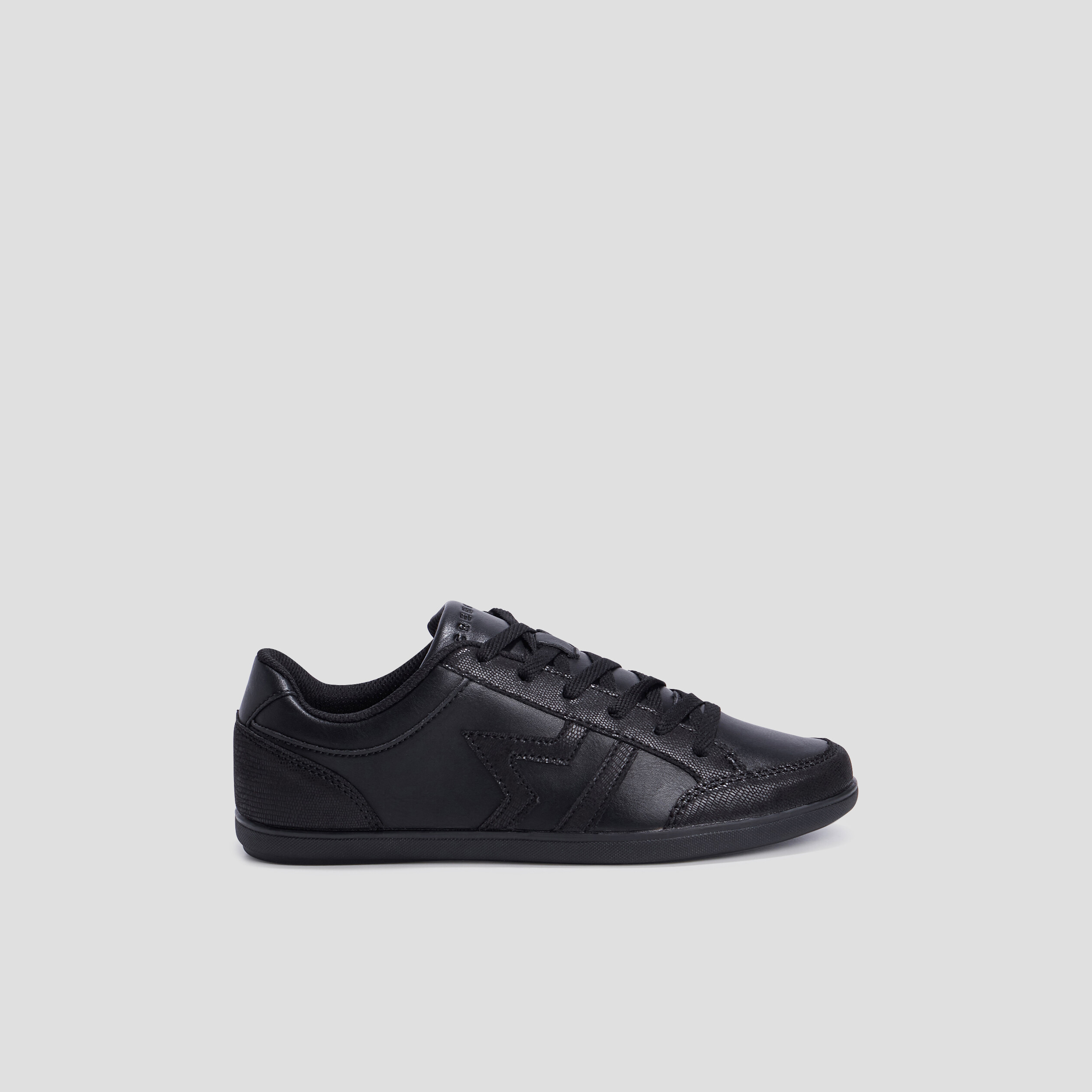Tennis basses &agrave; lacets noir femme