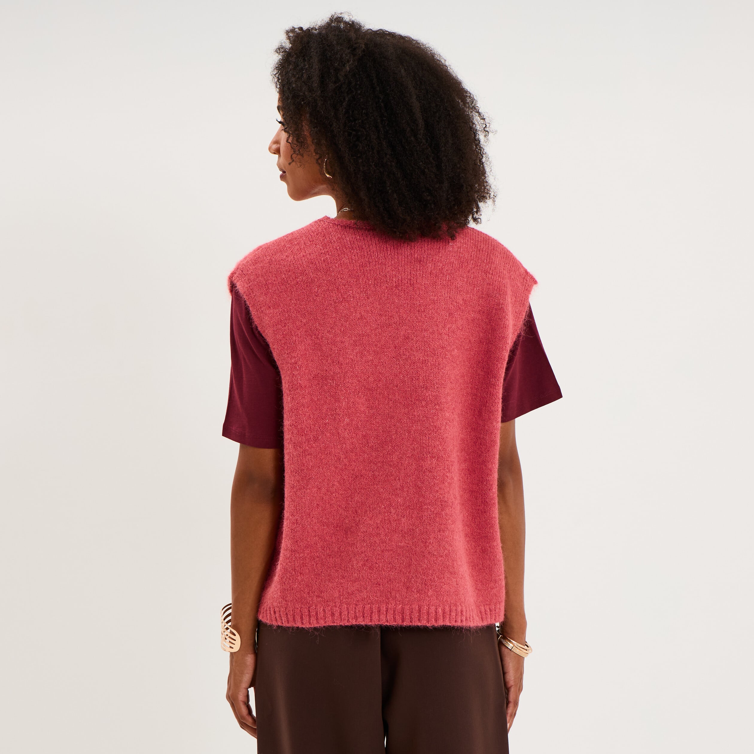 Gilet sans manches col V boutonn&eacute; rose cerise femme