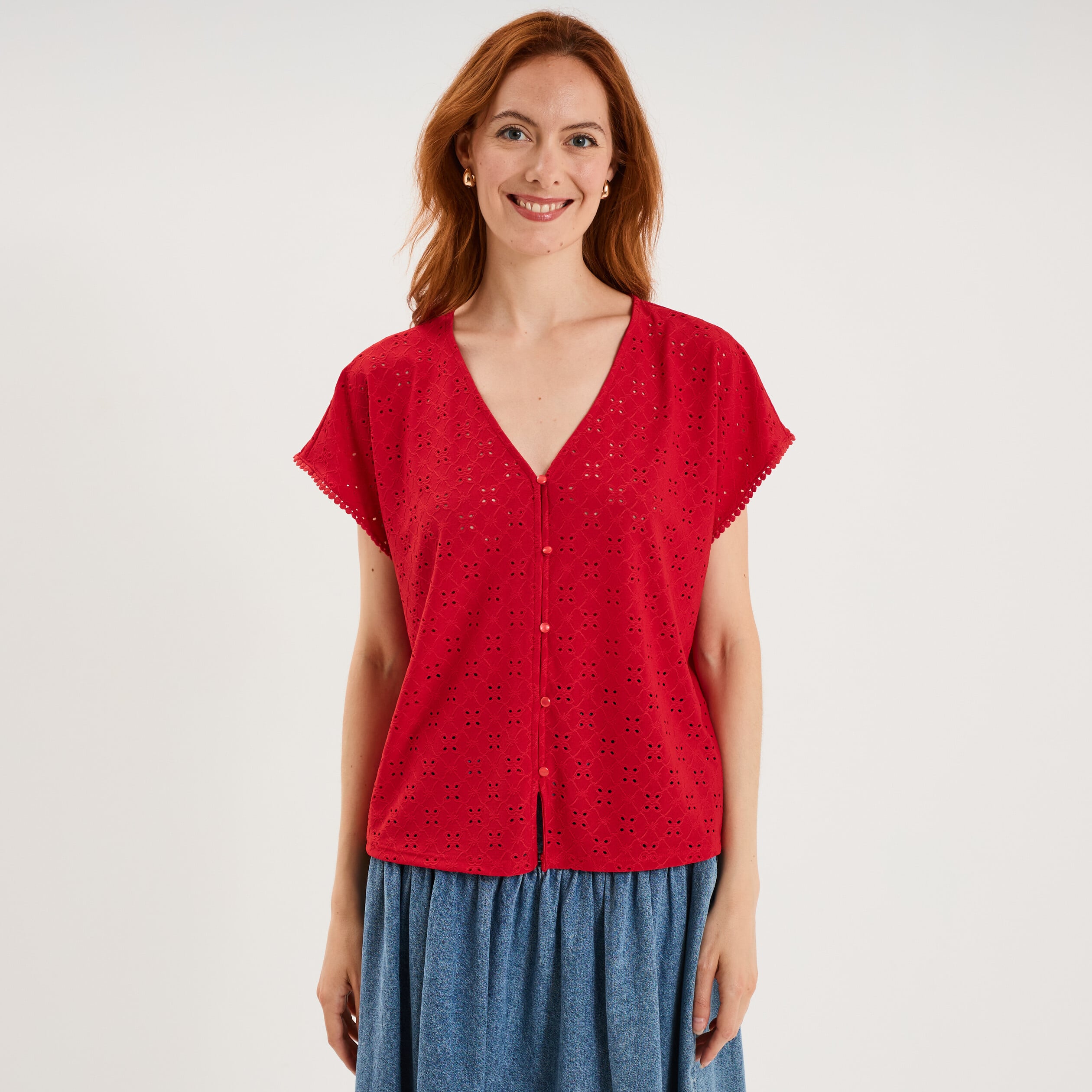 T-shirt dentelle avec boutons rouge femme