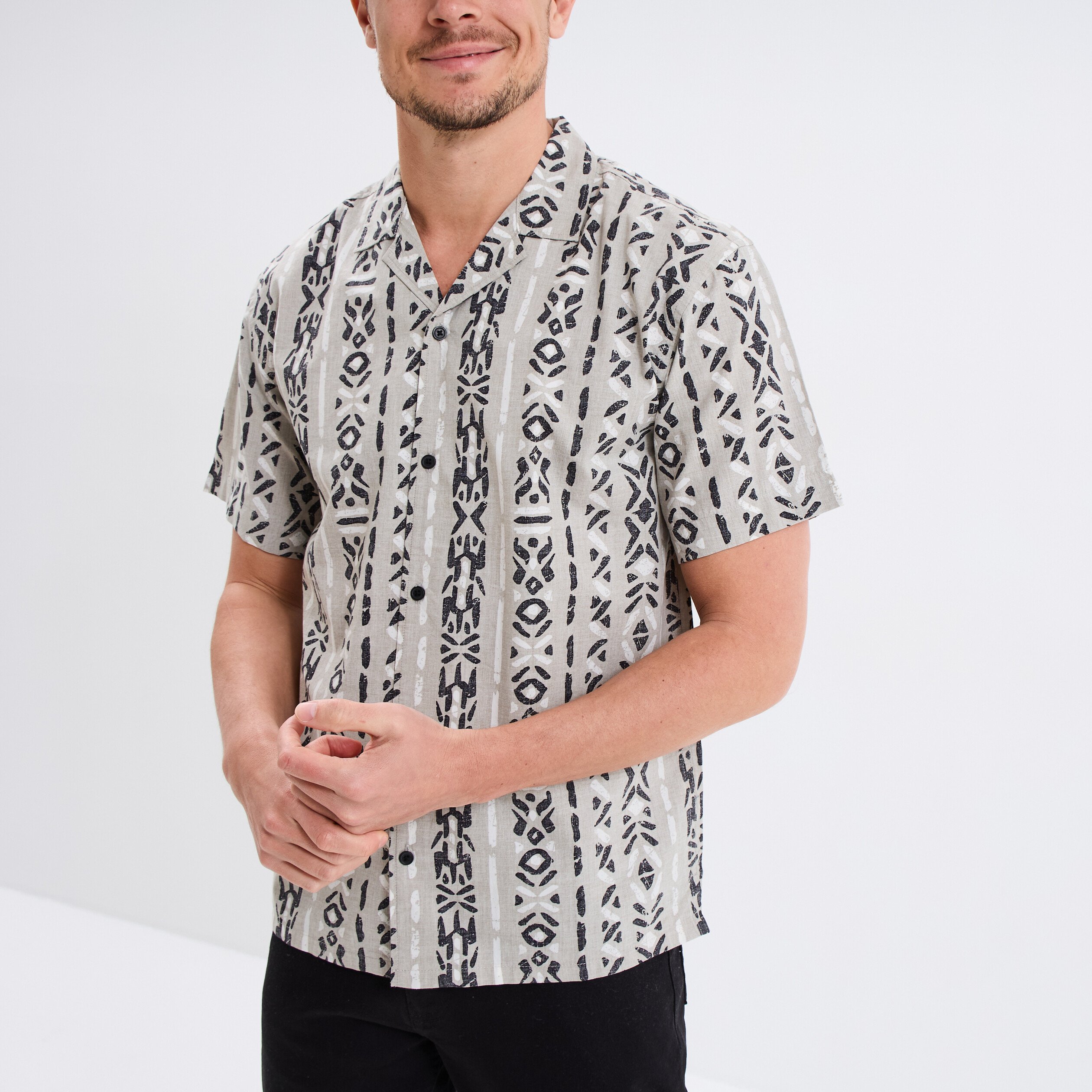 chemise col cubain manches courtes coton taupe homme Chemise col cubain manches courtes coton taupe homme