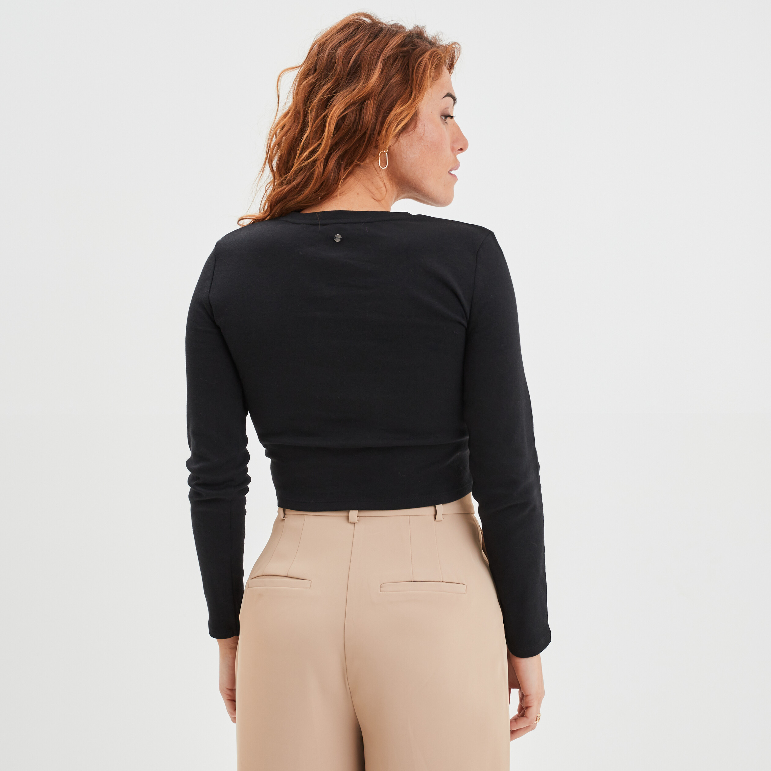 T shirt court ajuste ouverture poitrine noir femme La Halle