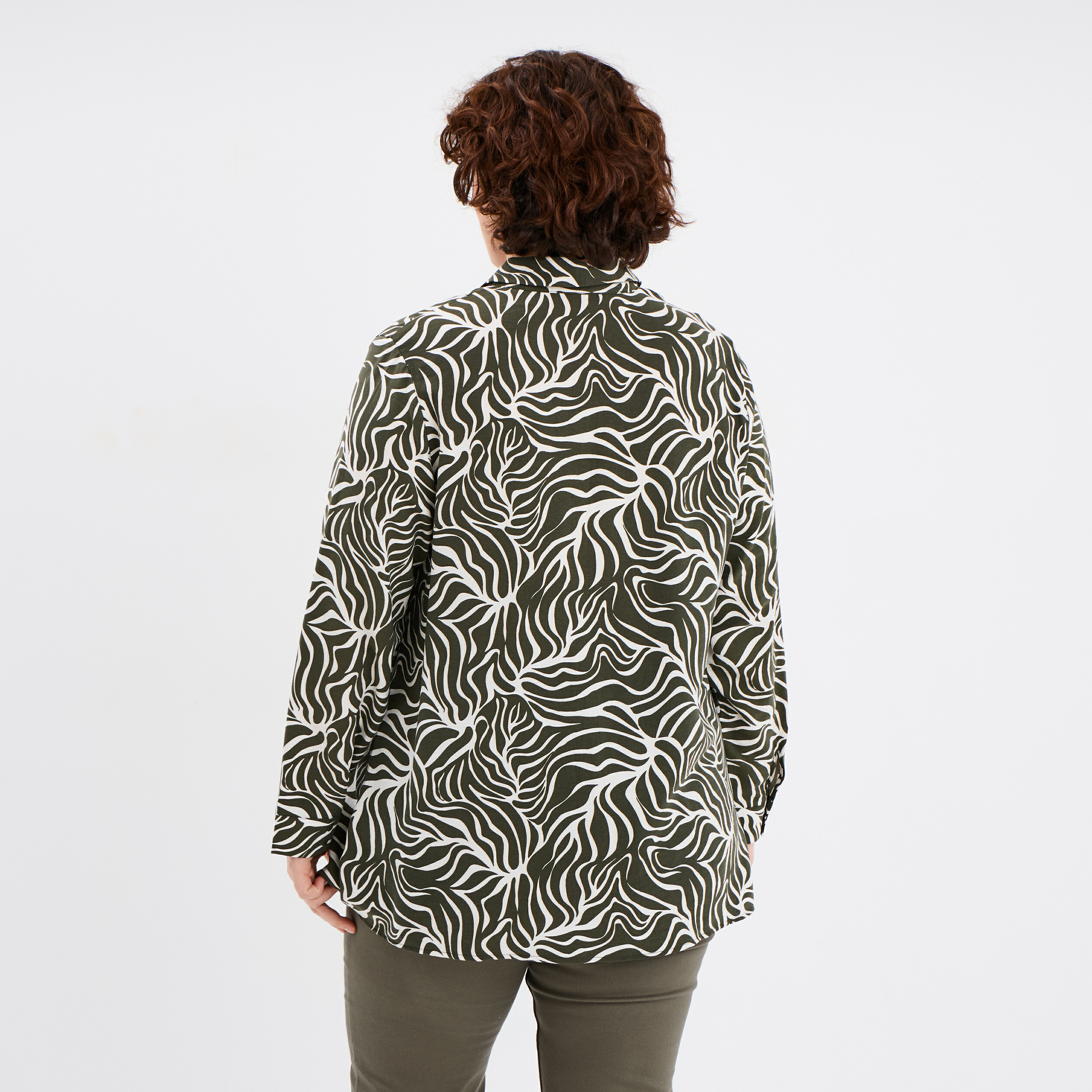 chemise manches longues vert kaki femmegt Chemise manches longues vert kaki femme grande taille