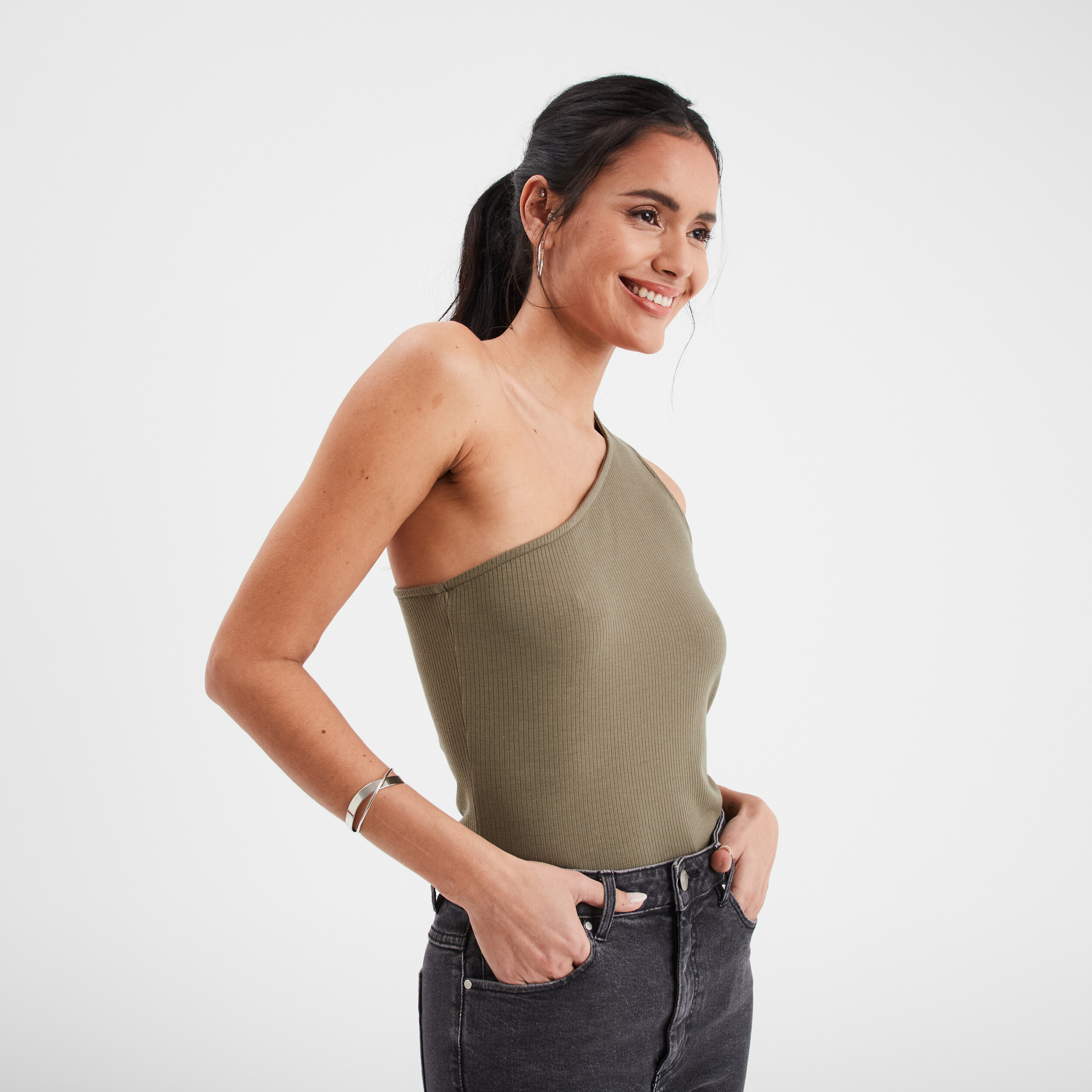 debardeur asymetrique cotele vert kaki femme Débardeur asymétrique côtelé vert kaki femme