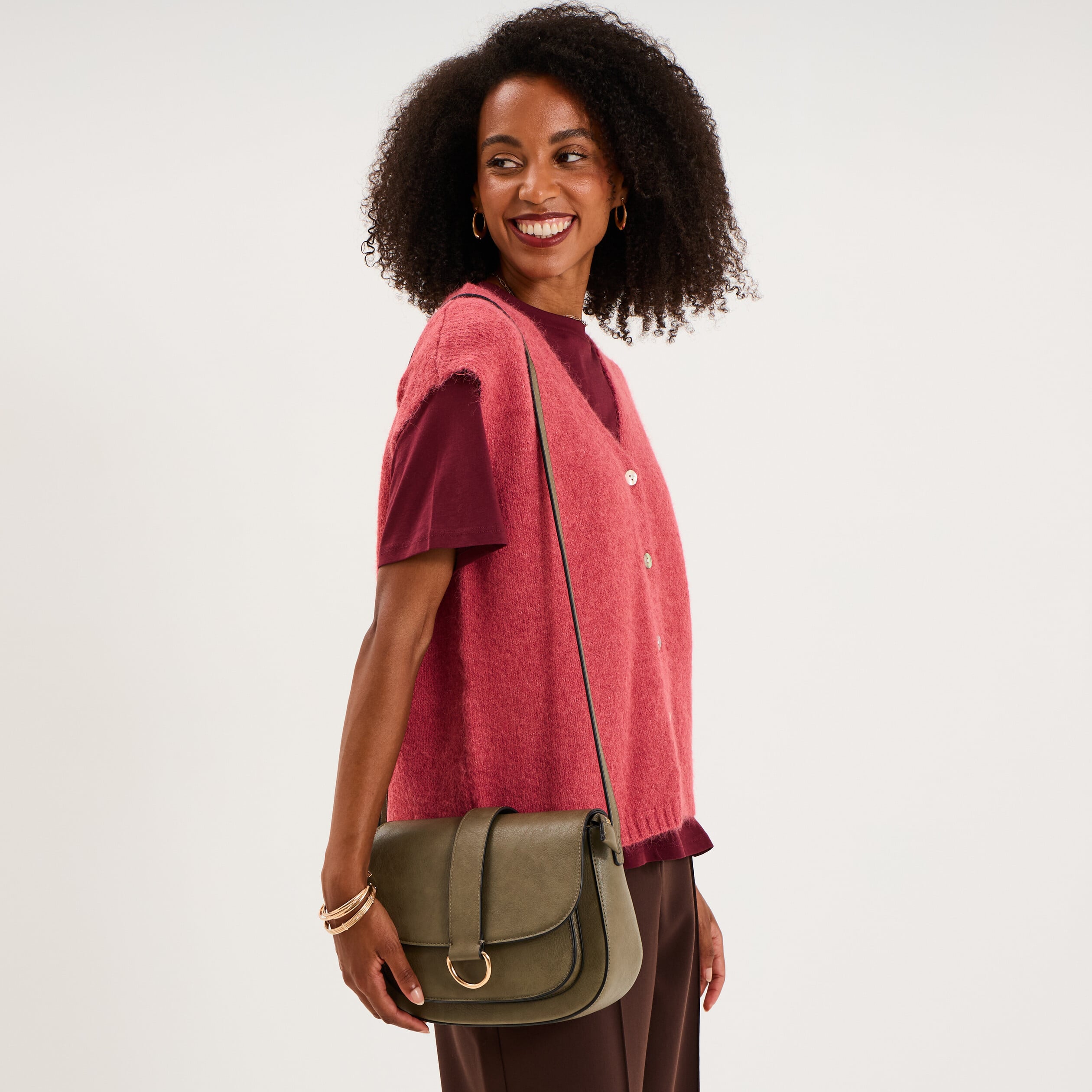 Sac bandouli&egrave;re similicuir rabat vert kaki femme