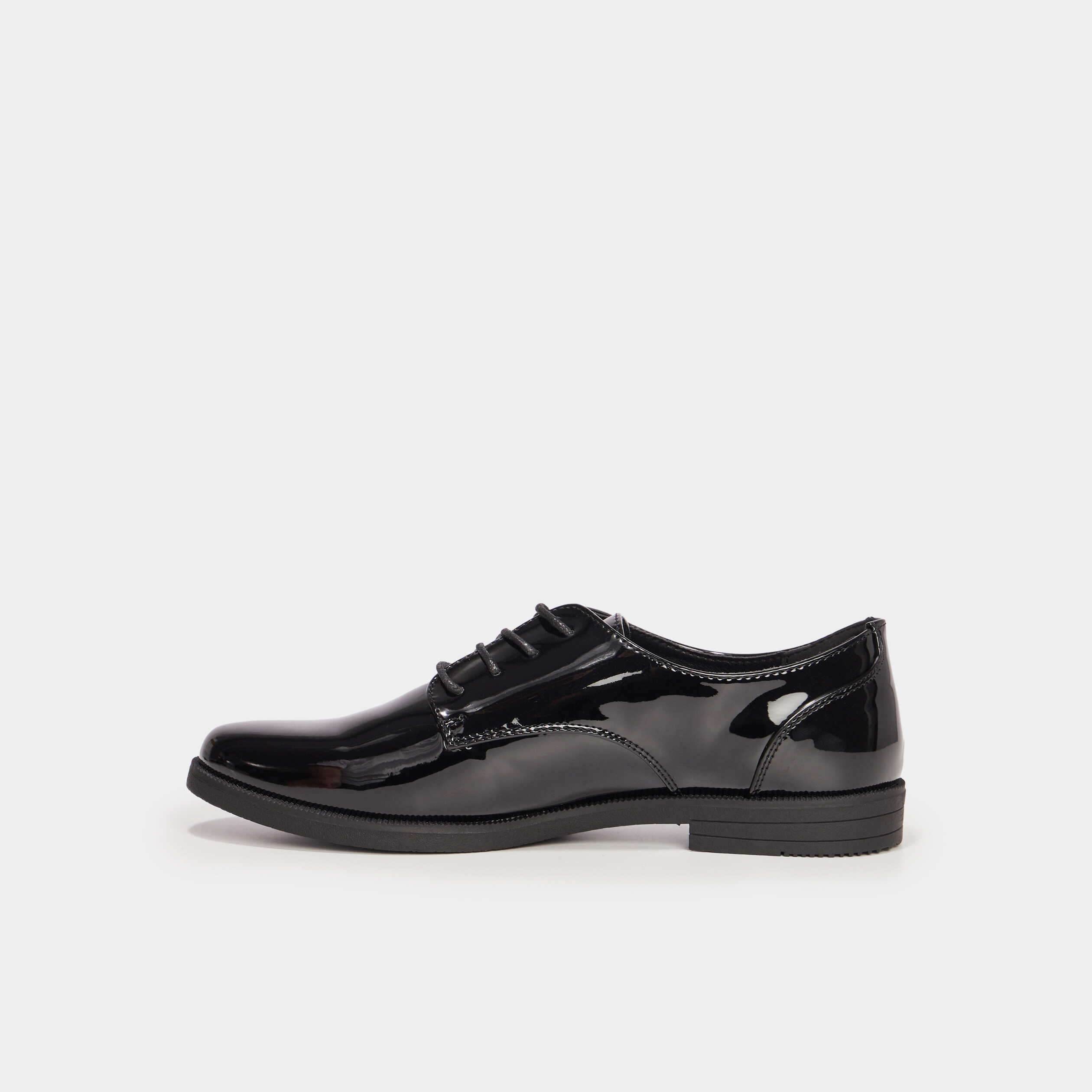 Derbies vernies &agrave; lacets noir femme
