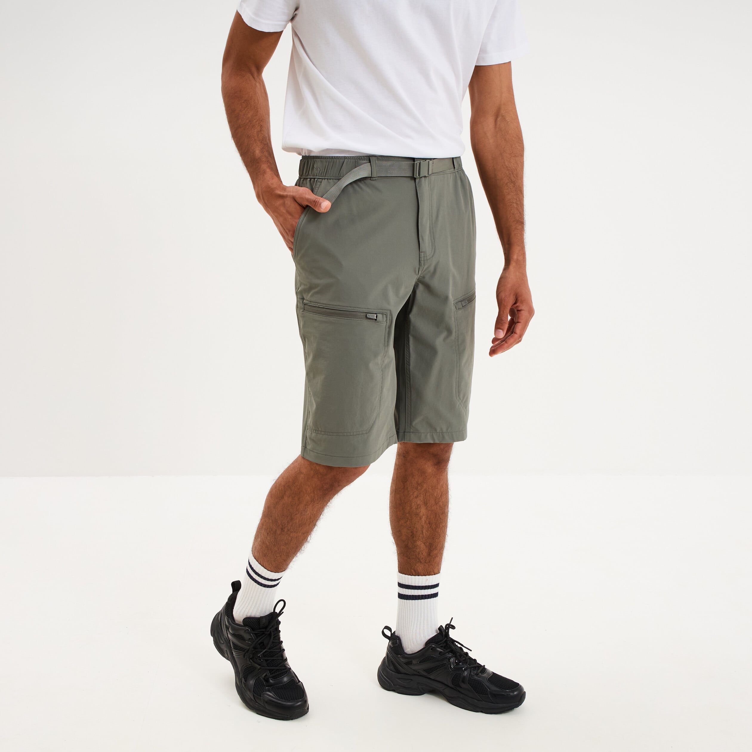 Short de randonn&eacute;e respirant gris homme