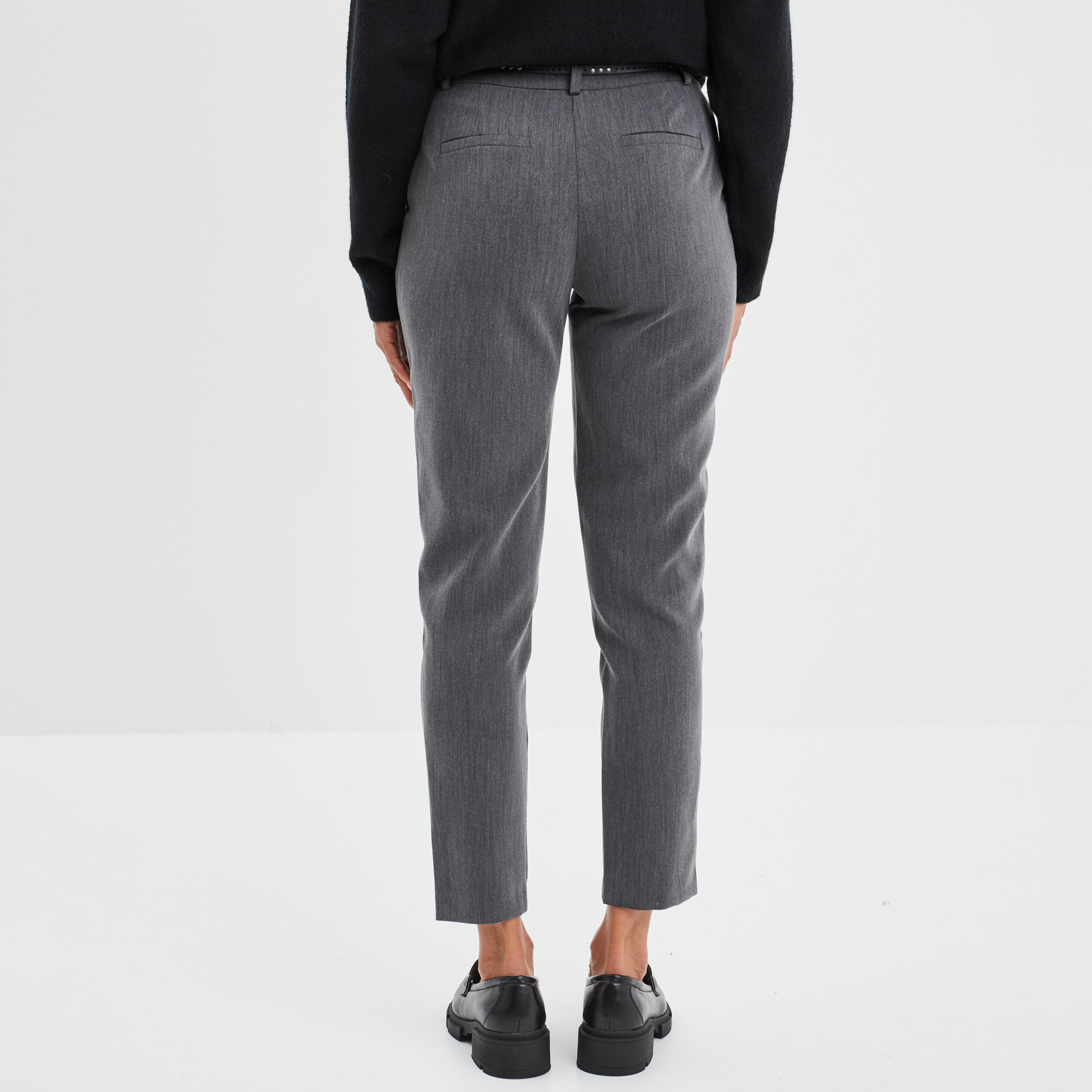 Pantalon carotte ceinturé 7/8ème gris foncé femme