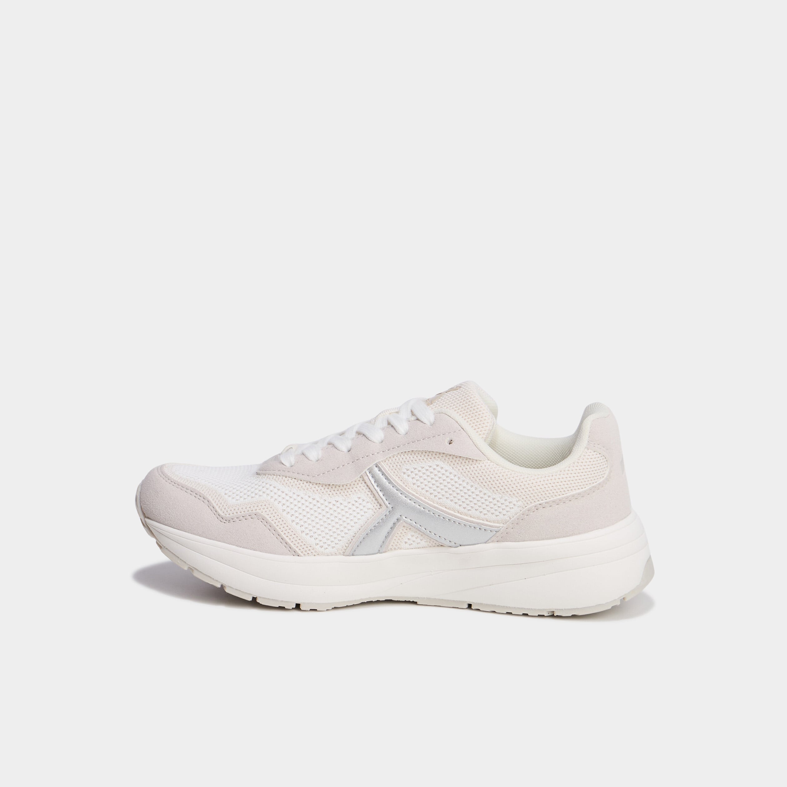 Baskets running &agrave; lacets gris argent femme