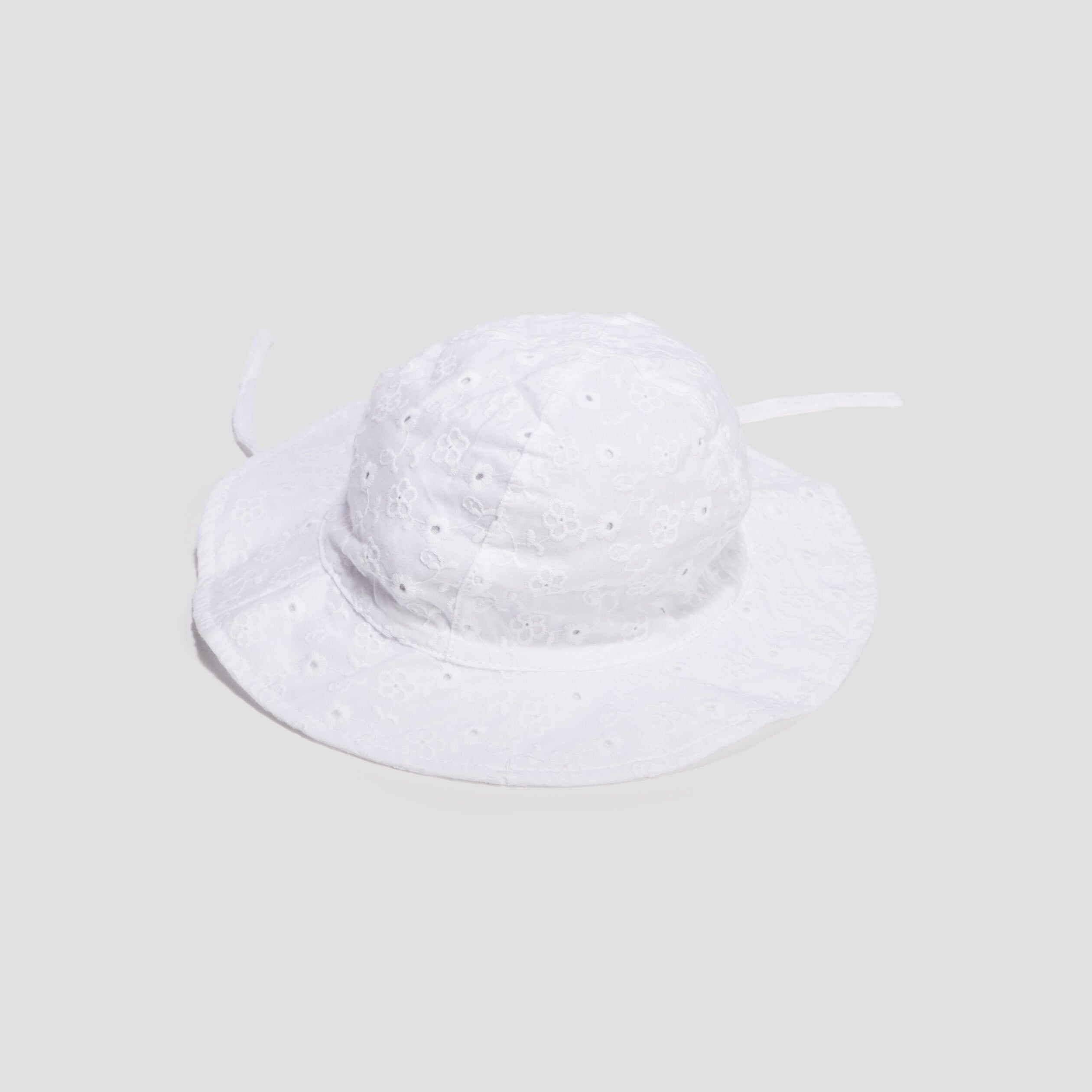 Capeline en broderie anglaise coton blanc mixte