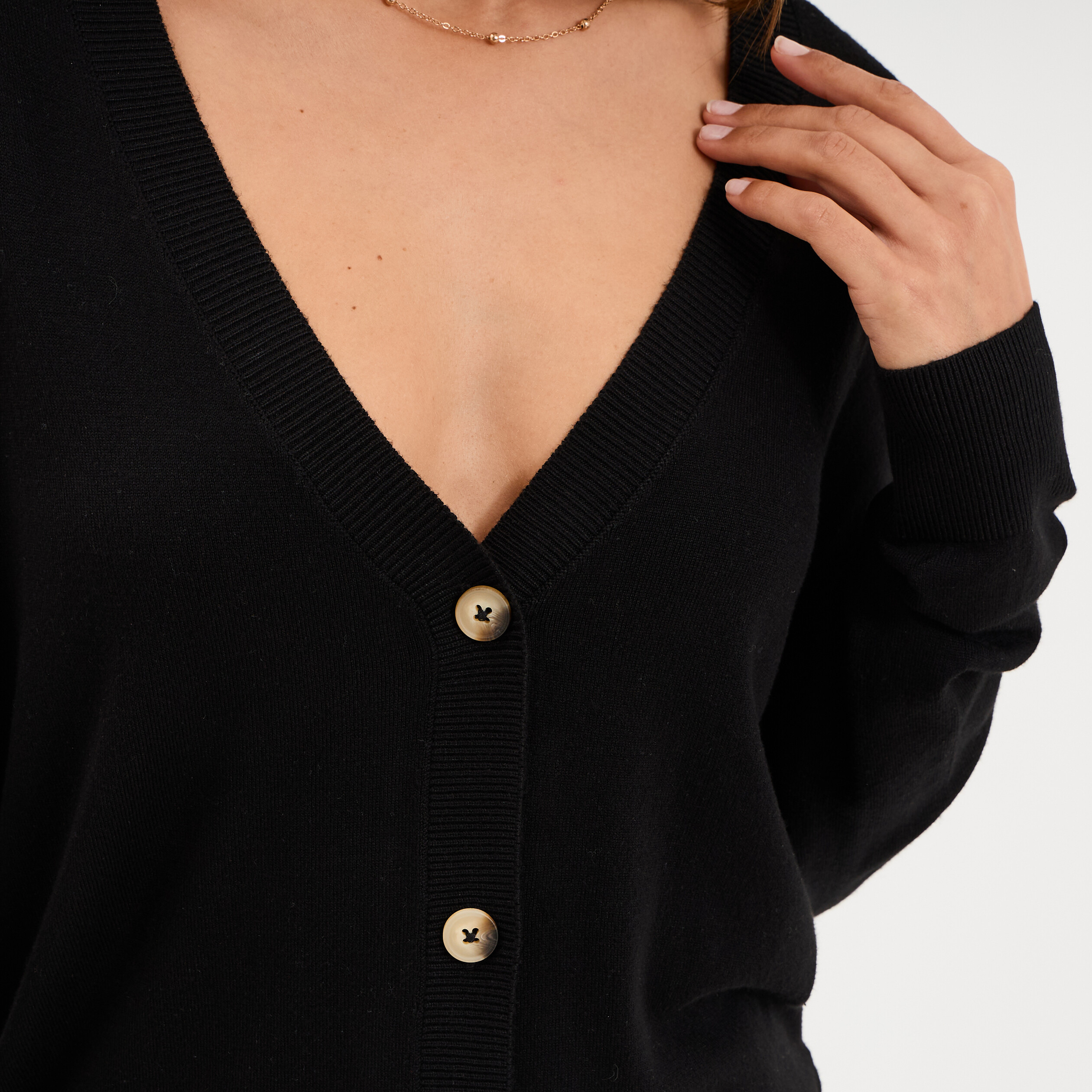 Gilet col en V boutonn&eacute; noir femme