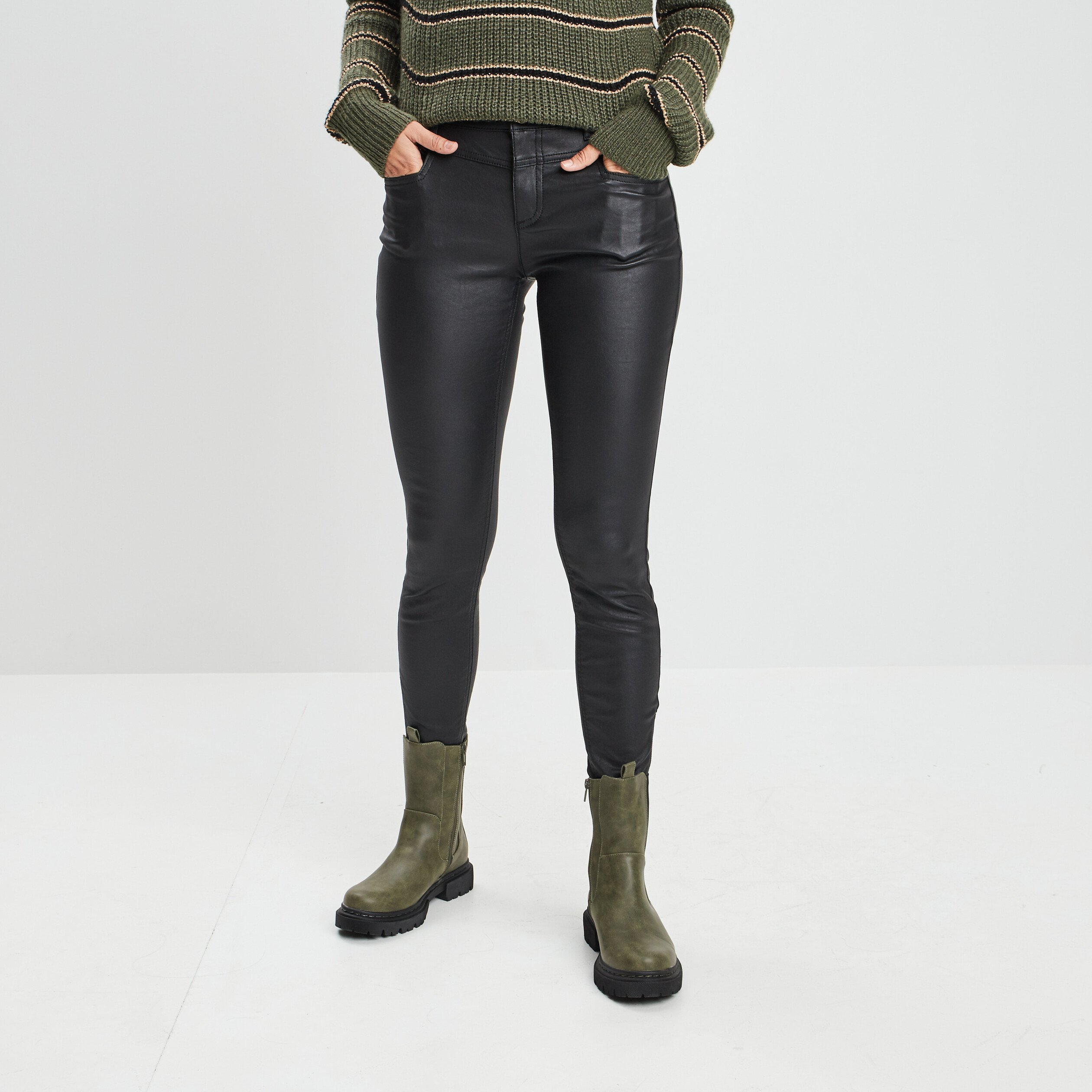 Pantalon skinny enduit noir femme