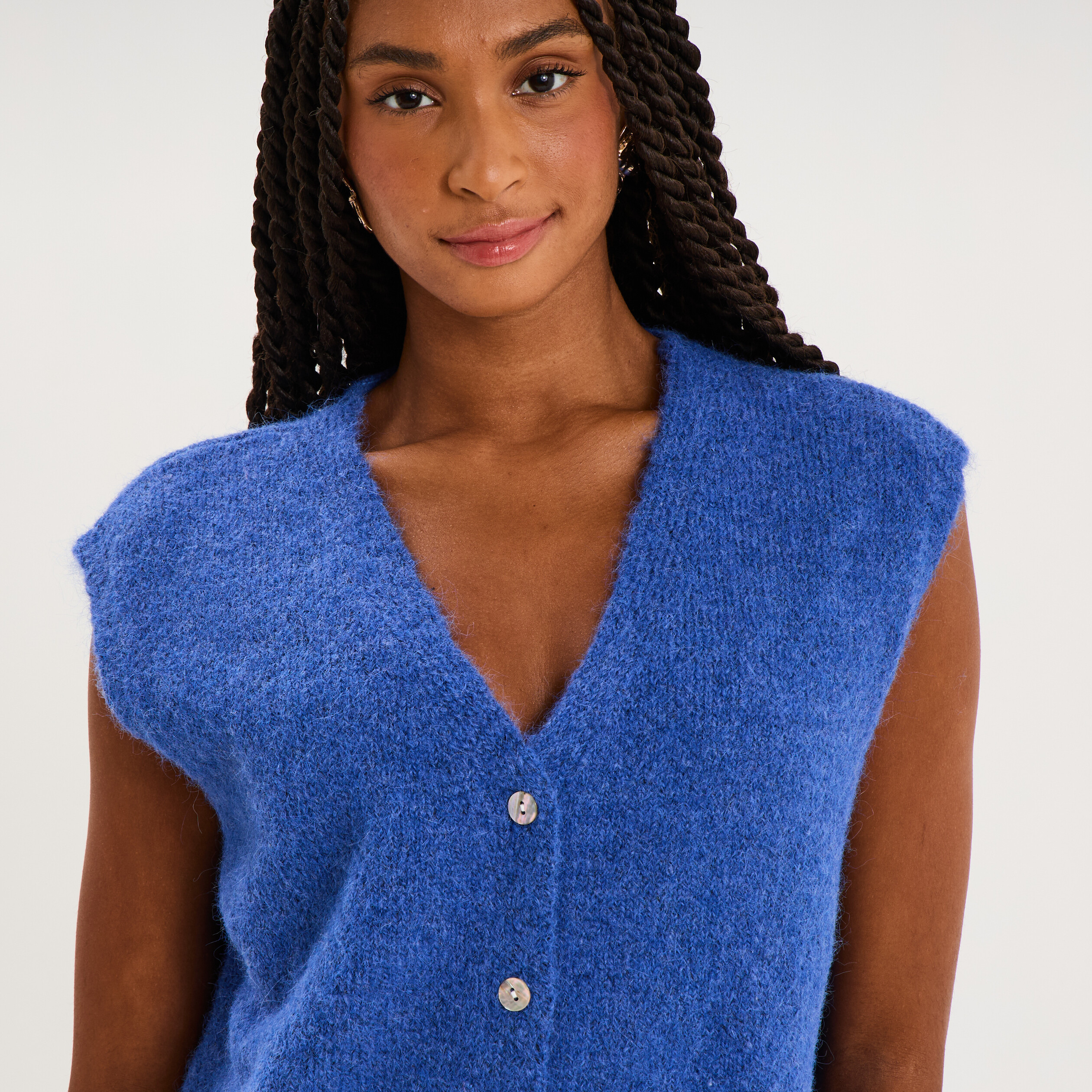 Gilet sans manches col V boutonn&eacute; bleu roi femme