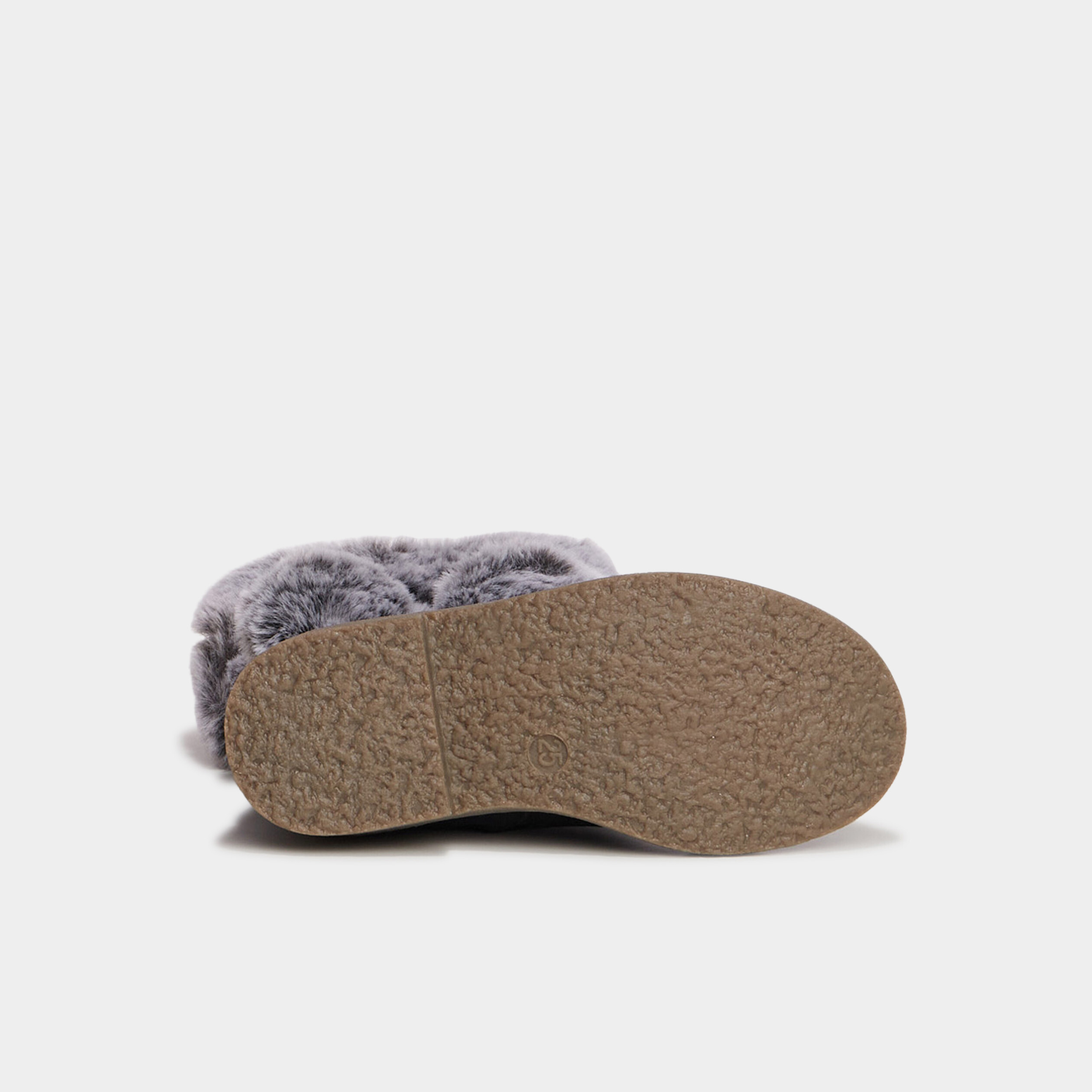 bottes avec pompons noir fille Bottes avec pompons noir fille