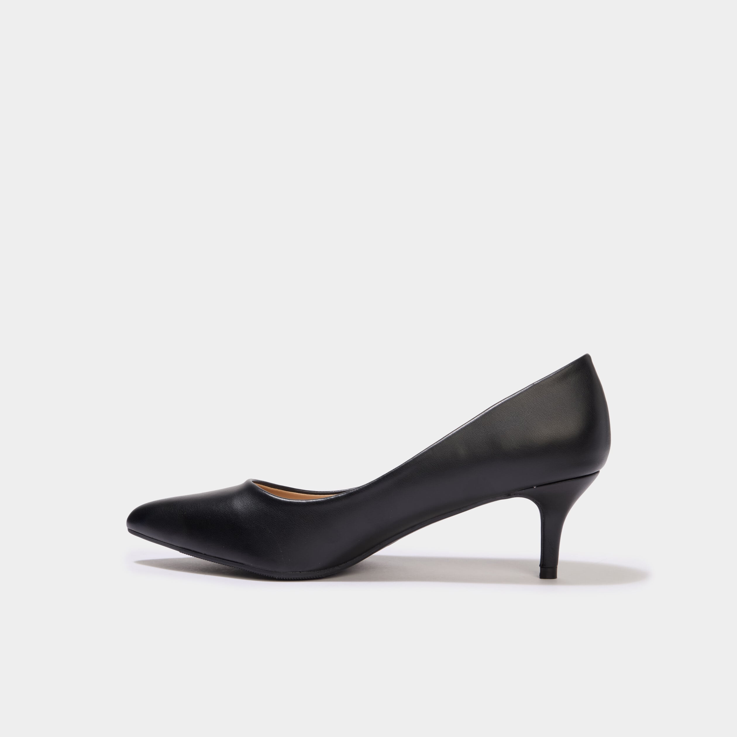 Escarpins &agrave; bouts pointus noir femme