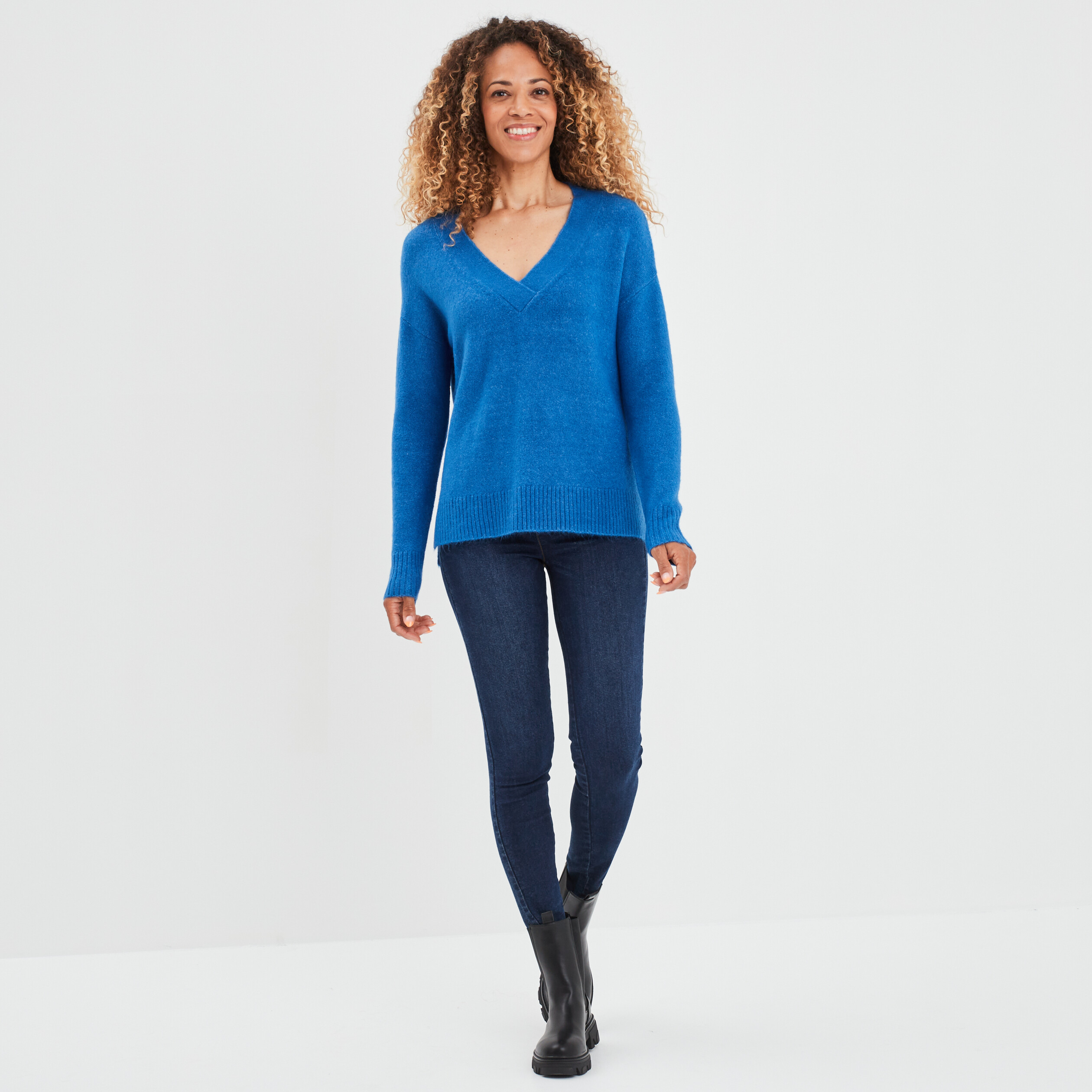 Pull col en V fentes aux côtés bleu roi femme