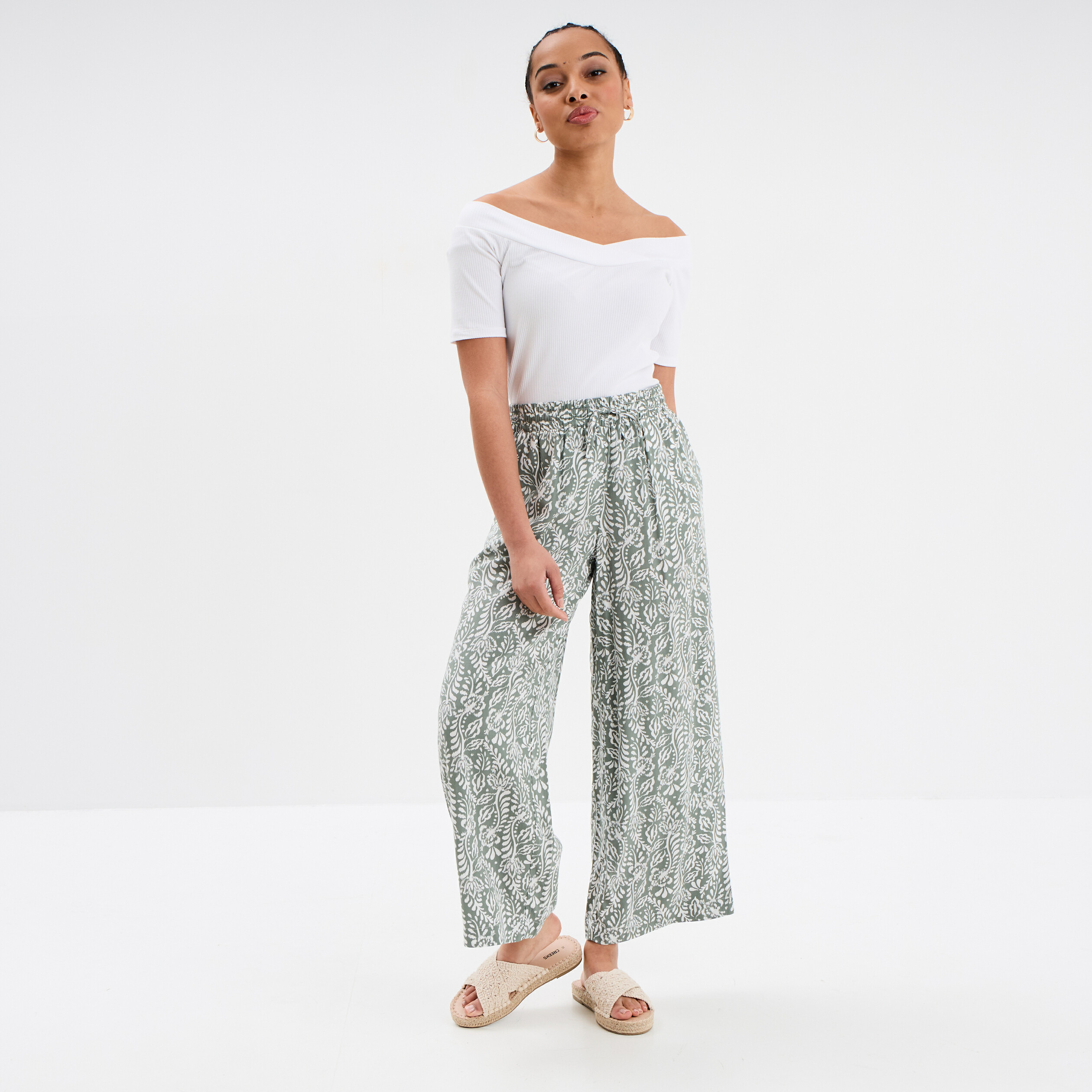 pantalon fluide large taille elastiquee vert kaki femme Pantalon fluide large taille élastiquée vert kaki femme