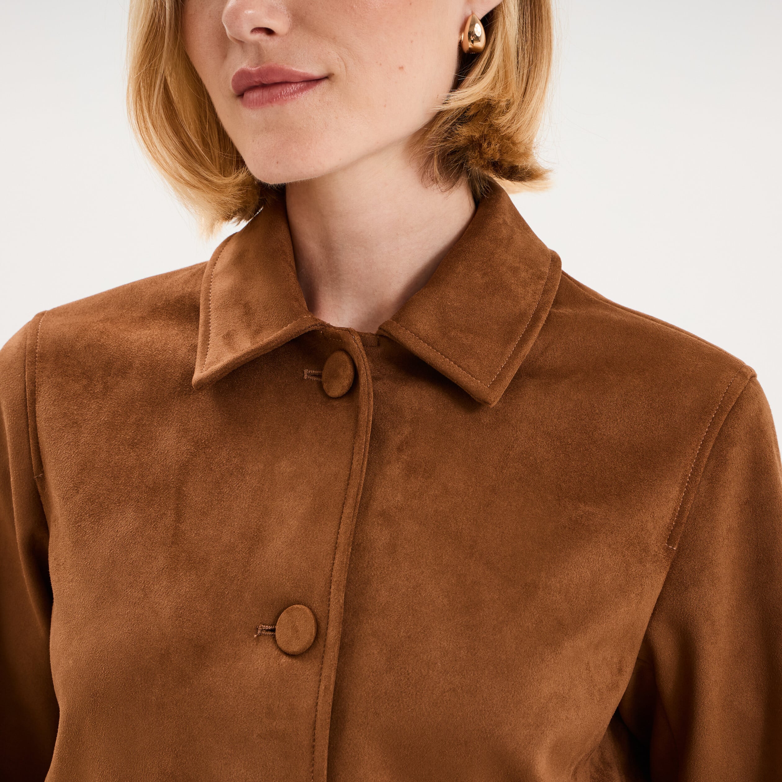 Veste courte effet su&eacute;dine boutonn&eacute;e camel femme