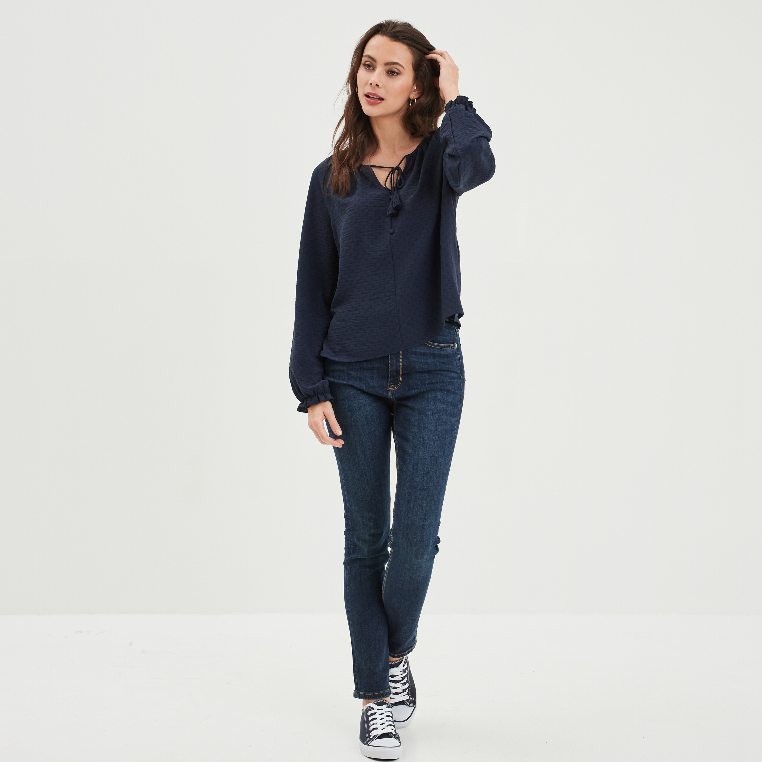 blouse col v avec cordons a pampilles bleu marine femme Blouse col v avec cordons à pampilles bleu marine femme